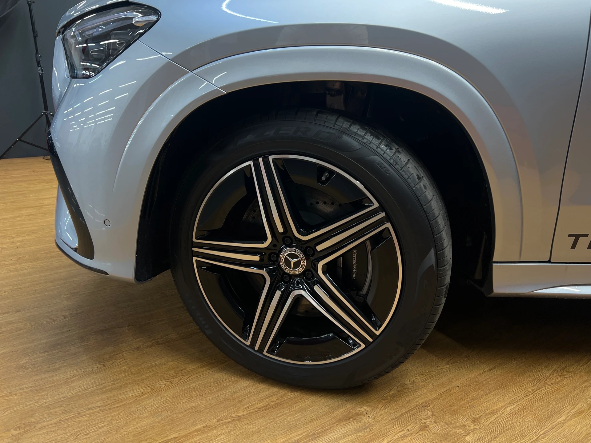 MERCEDES-BENZ GLE 350 de 4M - AMG / DISTRONIC / 360 Grad Kamera / Panorama-Dach / Memory-image-5