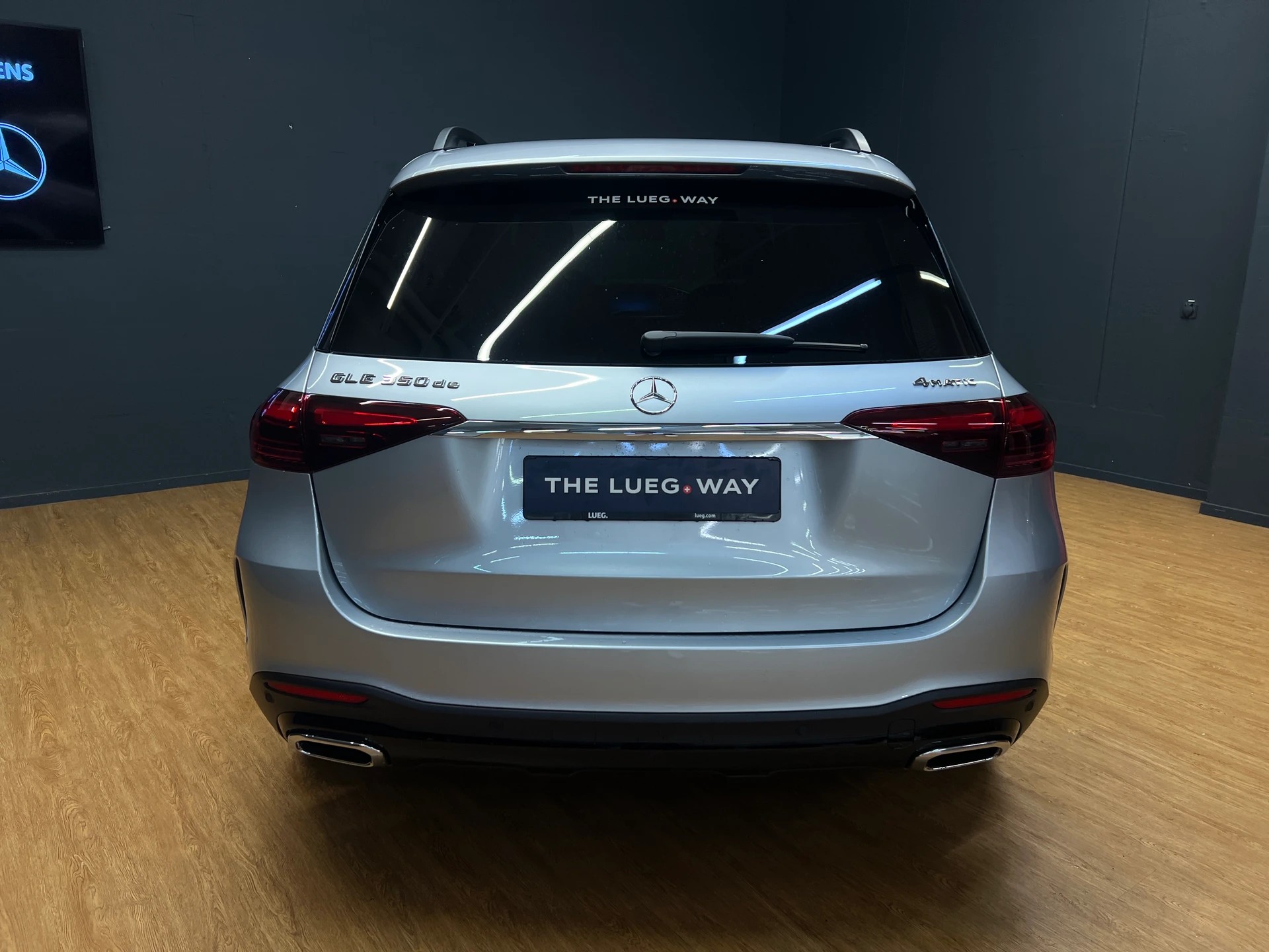 MERCEDES-BENZ GLE 350 de 4M - AMG / DISTRONIC / 360 Grad Kamera / Panorama-Dach / Memory-image-9
