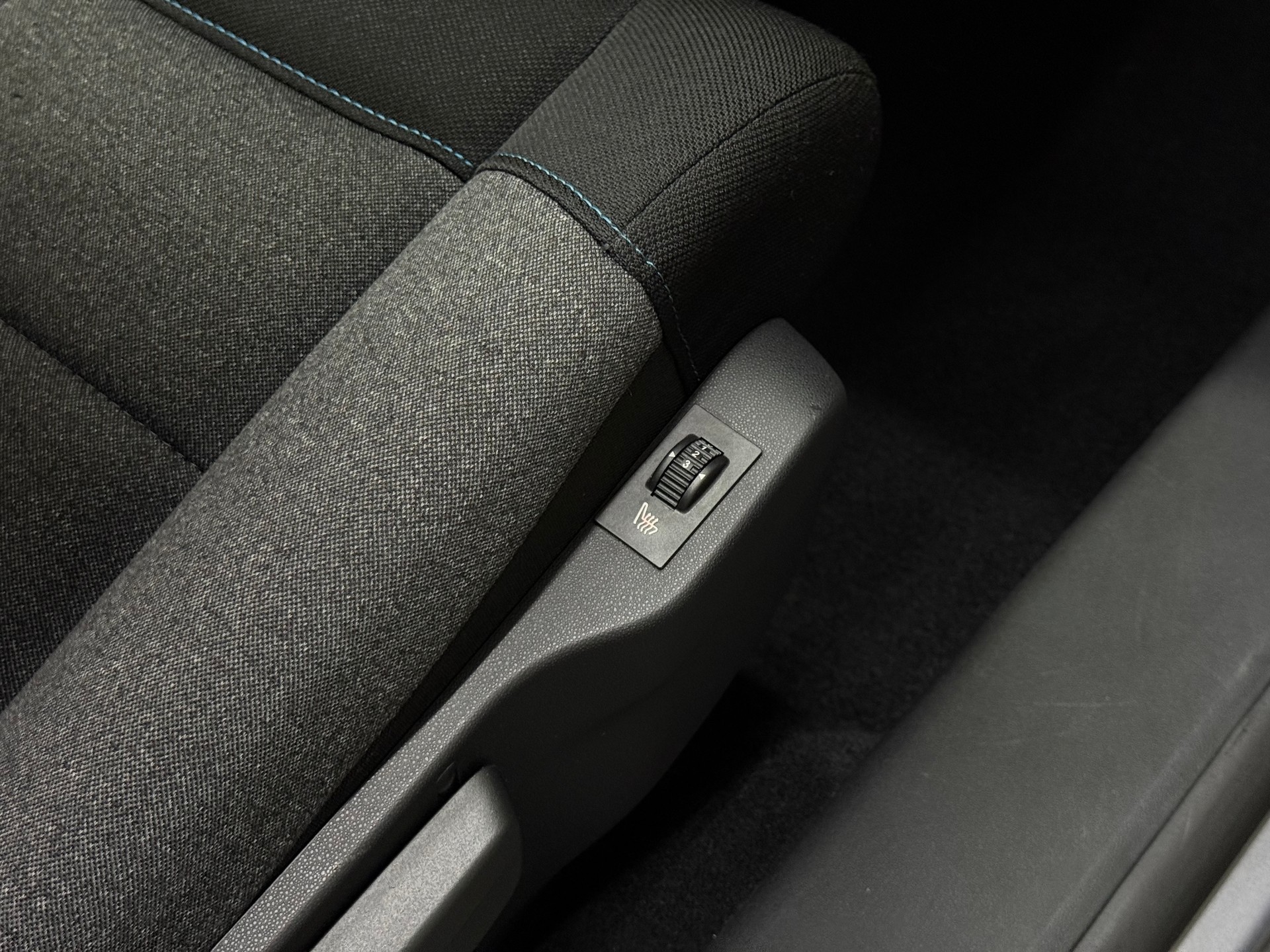 CITROEN C4 Cactus 1.2 Pure Tech Shine-image-14
