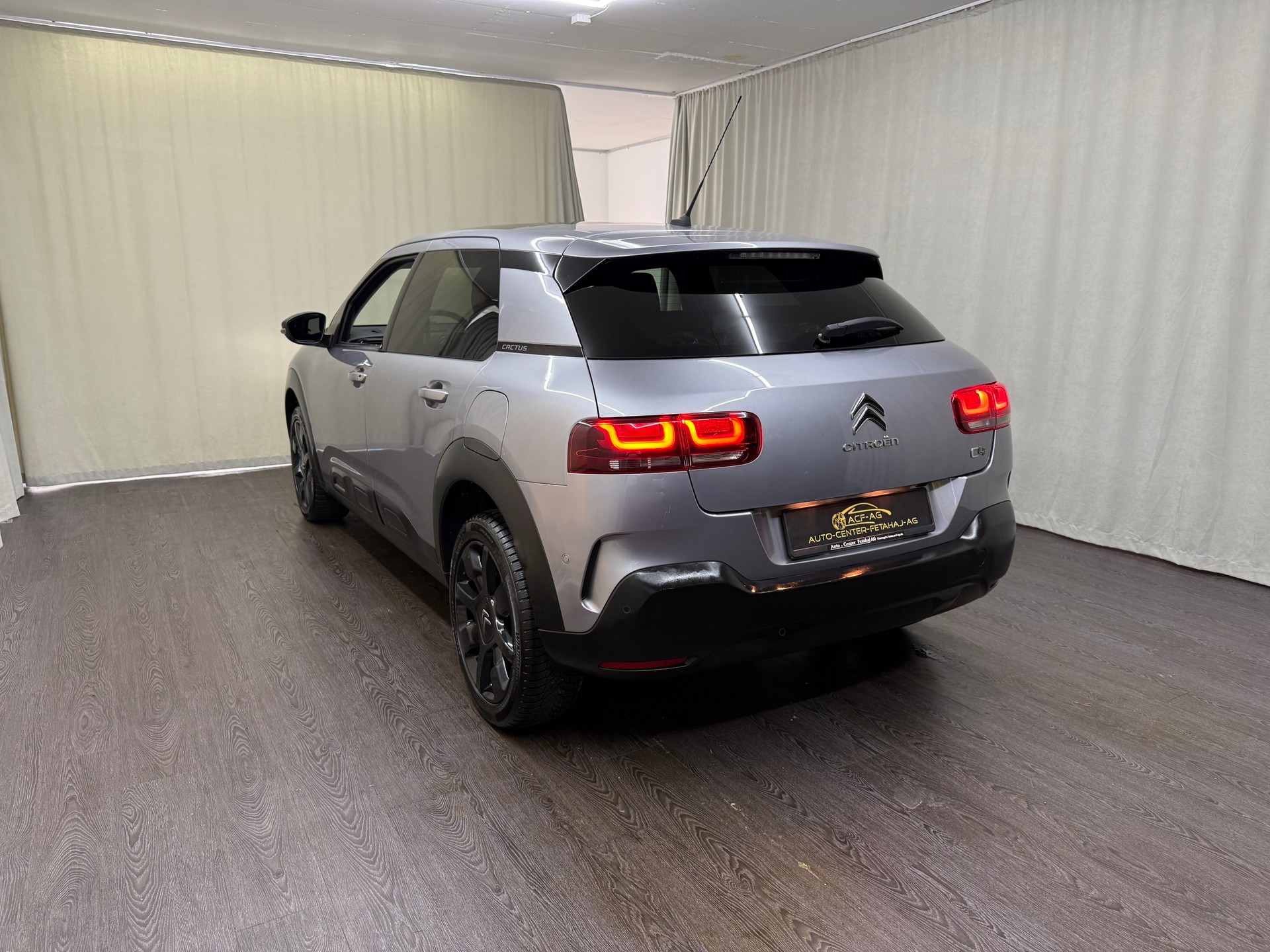 CITROEN C4 Cactus 1.2 Pure Tech Shine-image-6