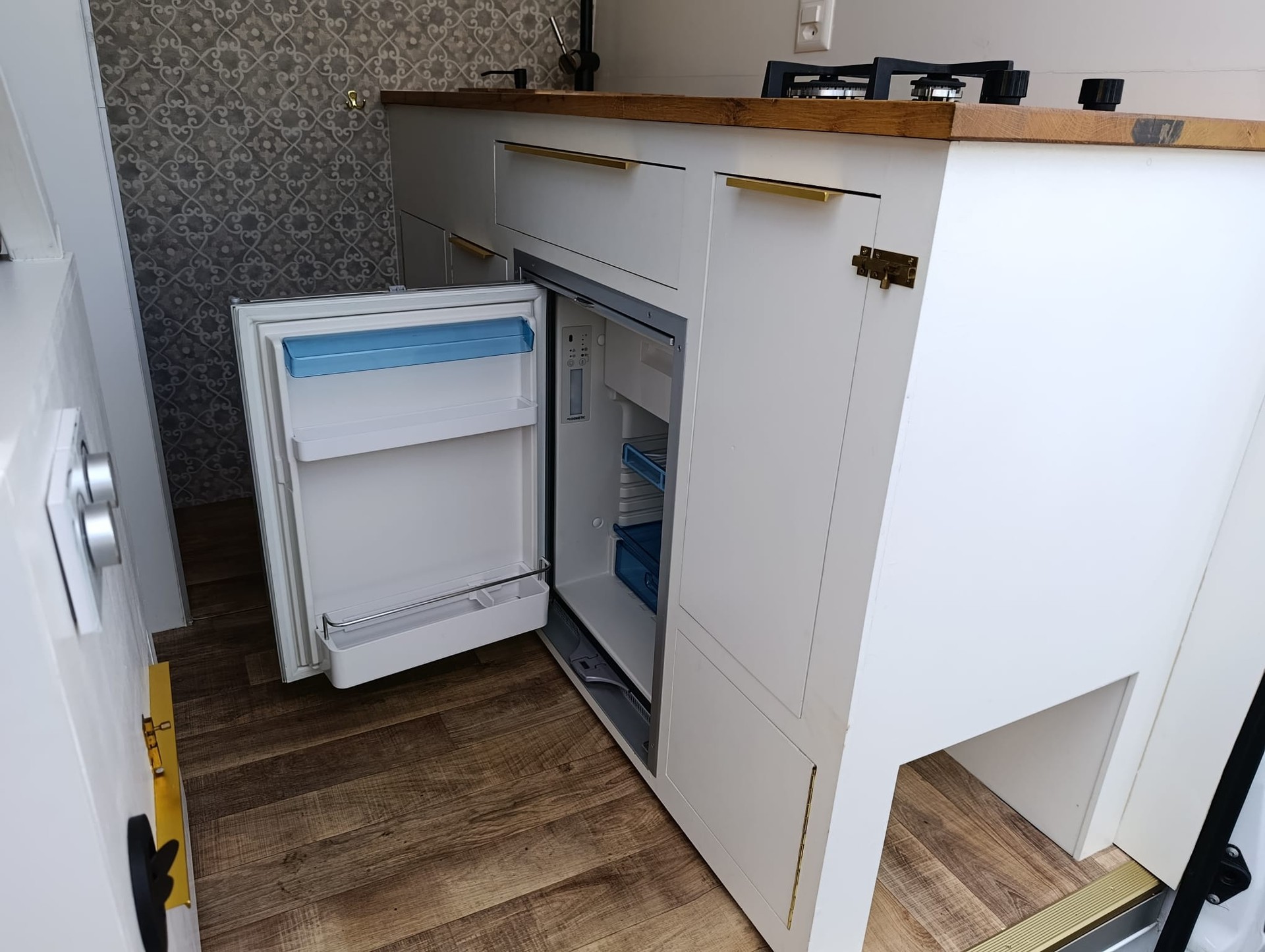 MERCEDES-BENZ 314 CDI ***Bereit für das nächste Abenteuer & komplett autark***Nutzlast 680Kg *Dieselheizung *Kompressorkühlschrank *Solar-image-21