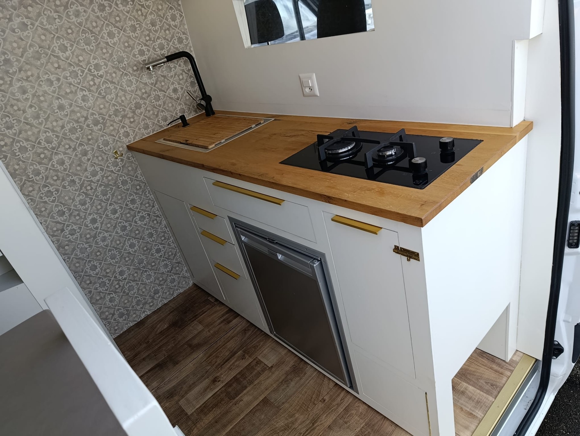 MERCEDES-BENZ 314 CDI ***Bereit für das nächste Abenteuer & komplett autark***Nutzlast 680Kg *Dieselheizung *Kompressorkühlschrank *Solar-image-32