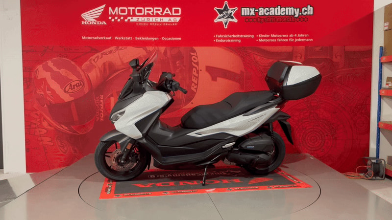 HONDA FORZA 125 Smart Top Box**Modell 2026**Neufahrzeug**Pearl Cool White**