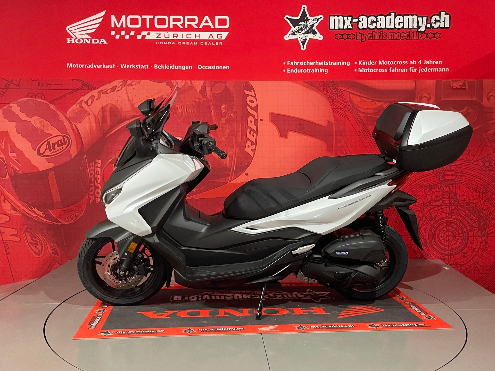HONDA FORZA 125 Smart Top Box**Modell 2026**Neufahrzeug**Pearl Cool White**-image-5