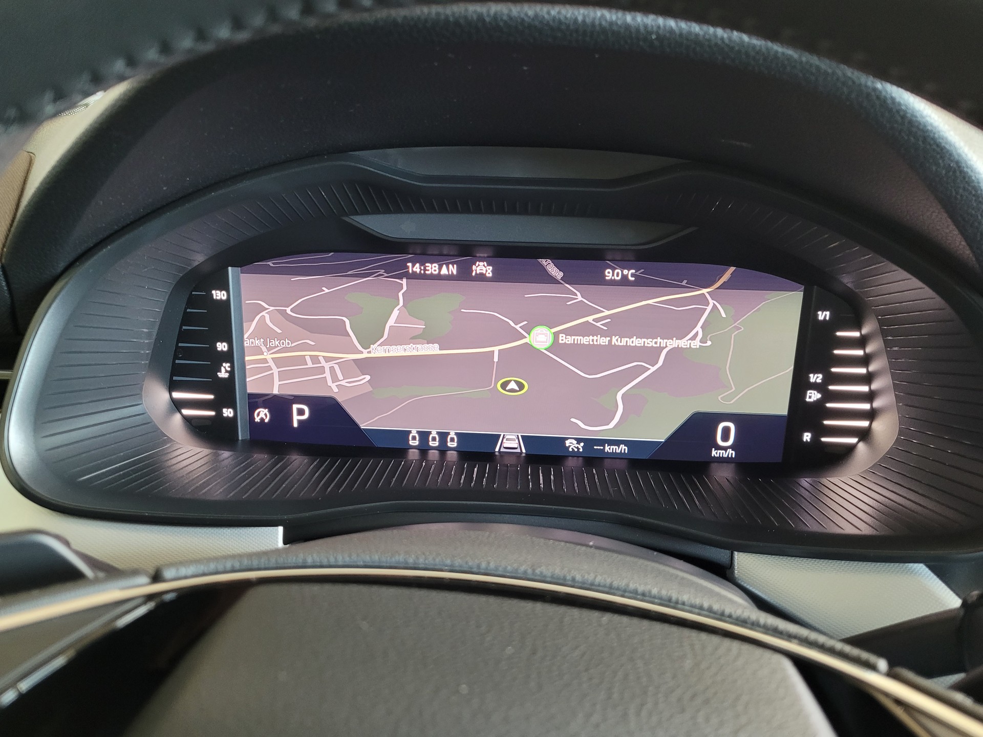 SKODA Kamiq 1.0 TSI Ambition DSG *Rückfahrkamera+8-fach bereift m. Pneu*-image-10