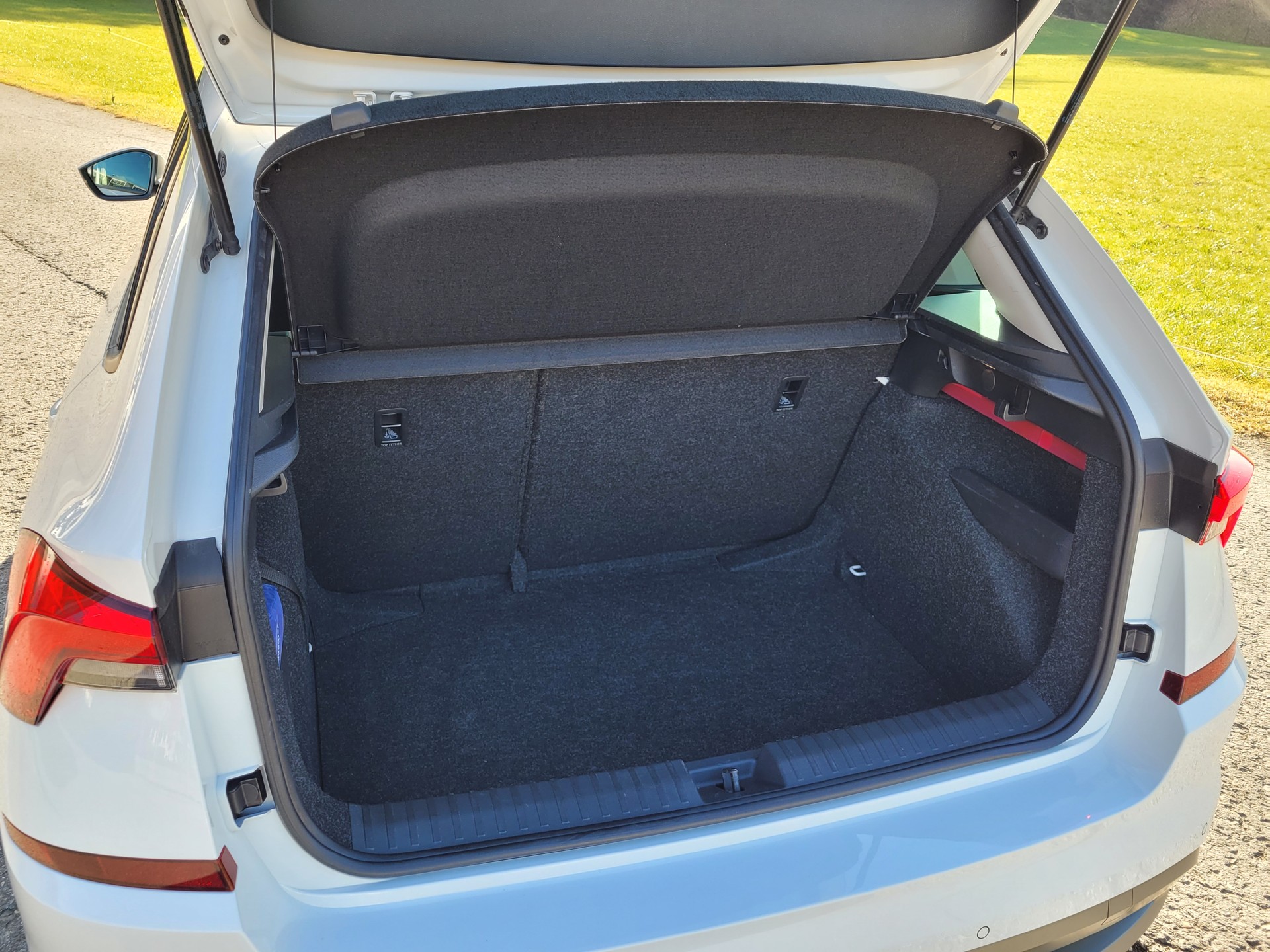 SKODA Kamiq 1.0 TSI Ambition DSG *Rückfahrkamera+8-fach bereift m. Pneu*-image-7