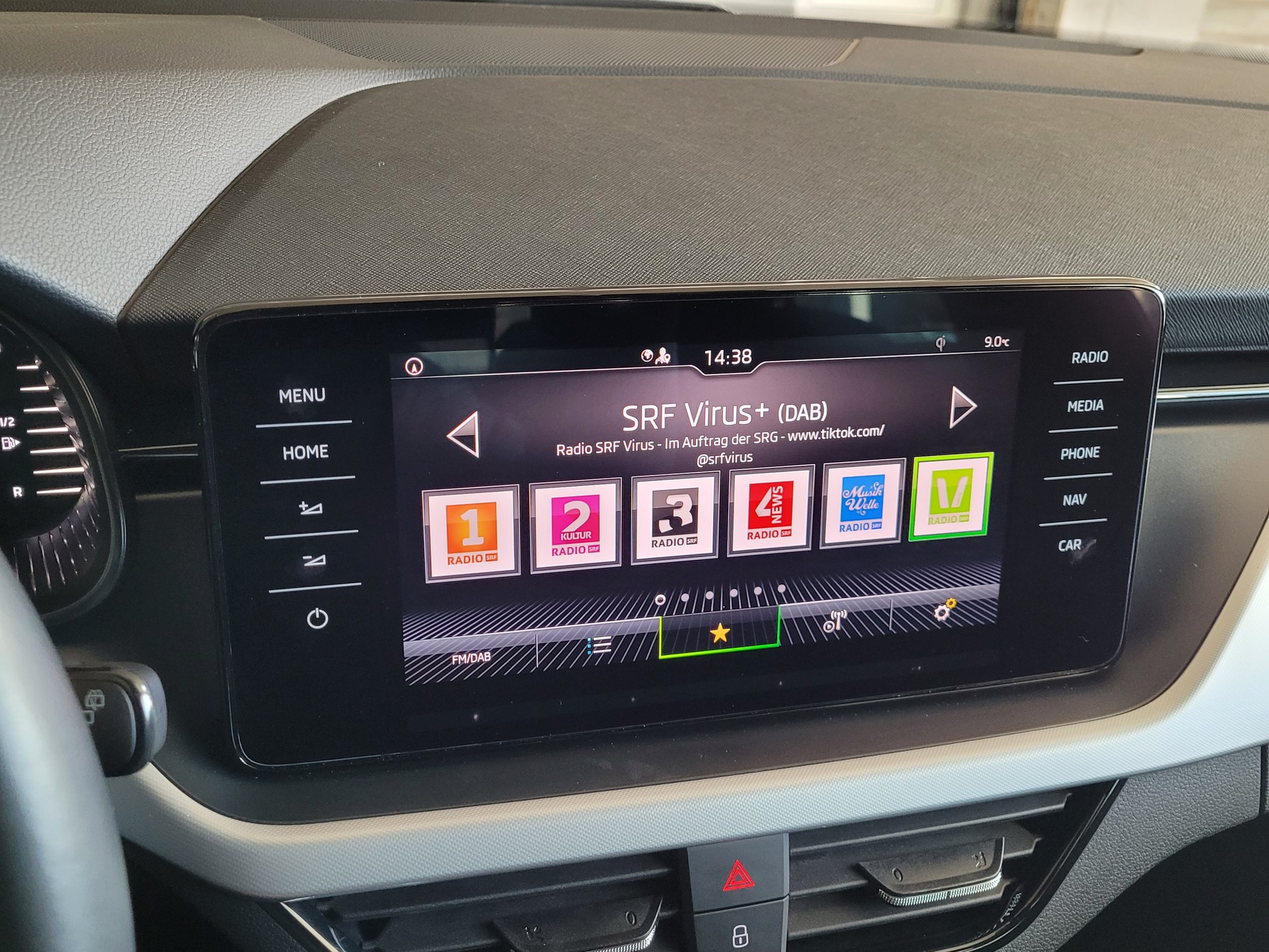 SKODA Kamiq 1.0 TSI Ambition DSG *Rückfahrkamera+8-fach bereift m. Pneu*-image-12