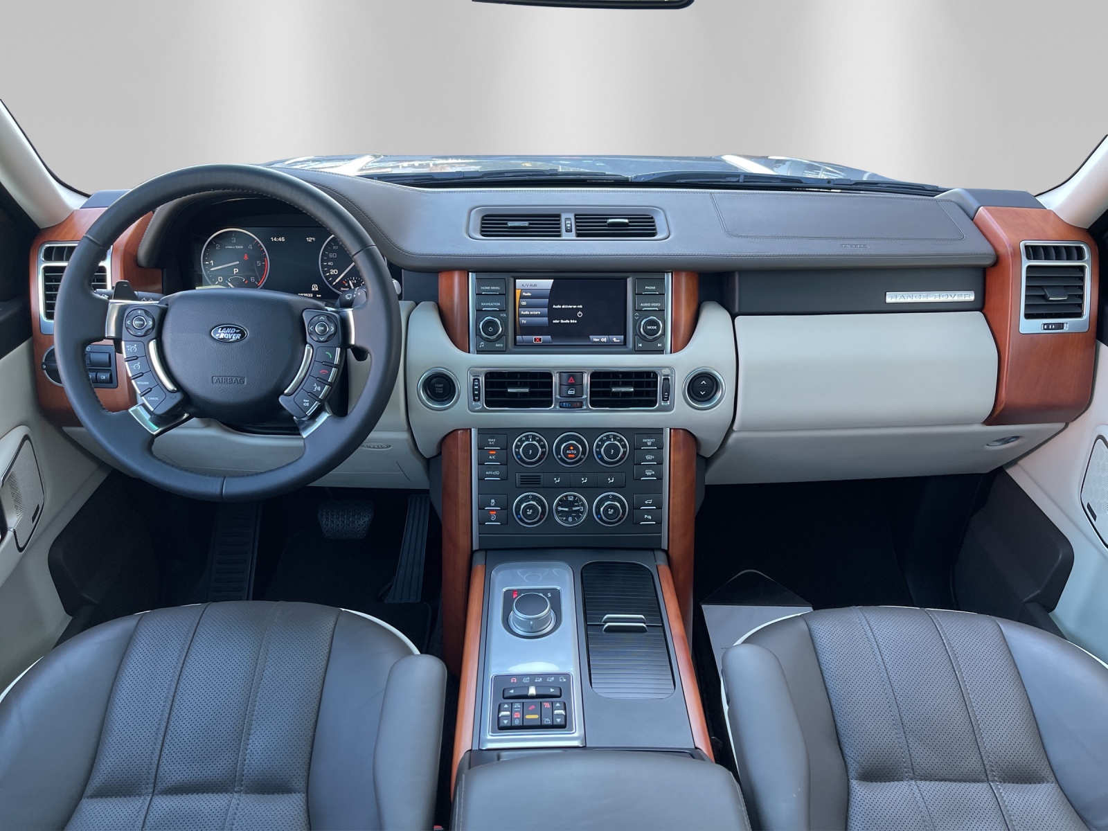 LAND ROVER Range Rover 4.4 TDV8 Vogue Automatic-image-11
