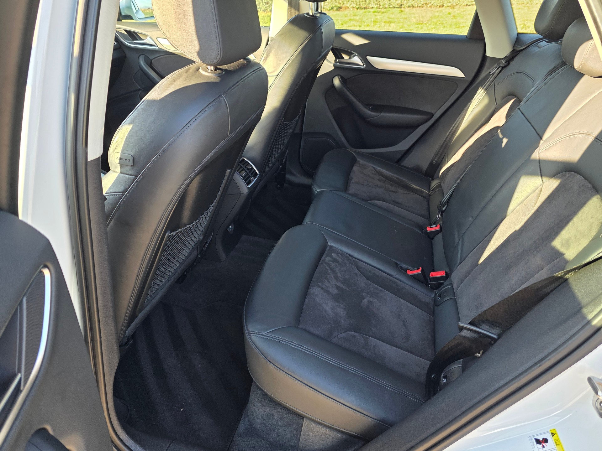 AUDI Q3 2.0 TDI quattro S-tronic-image-8