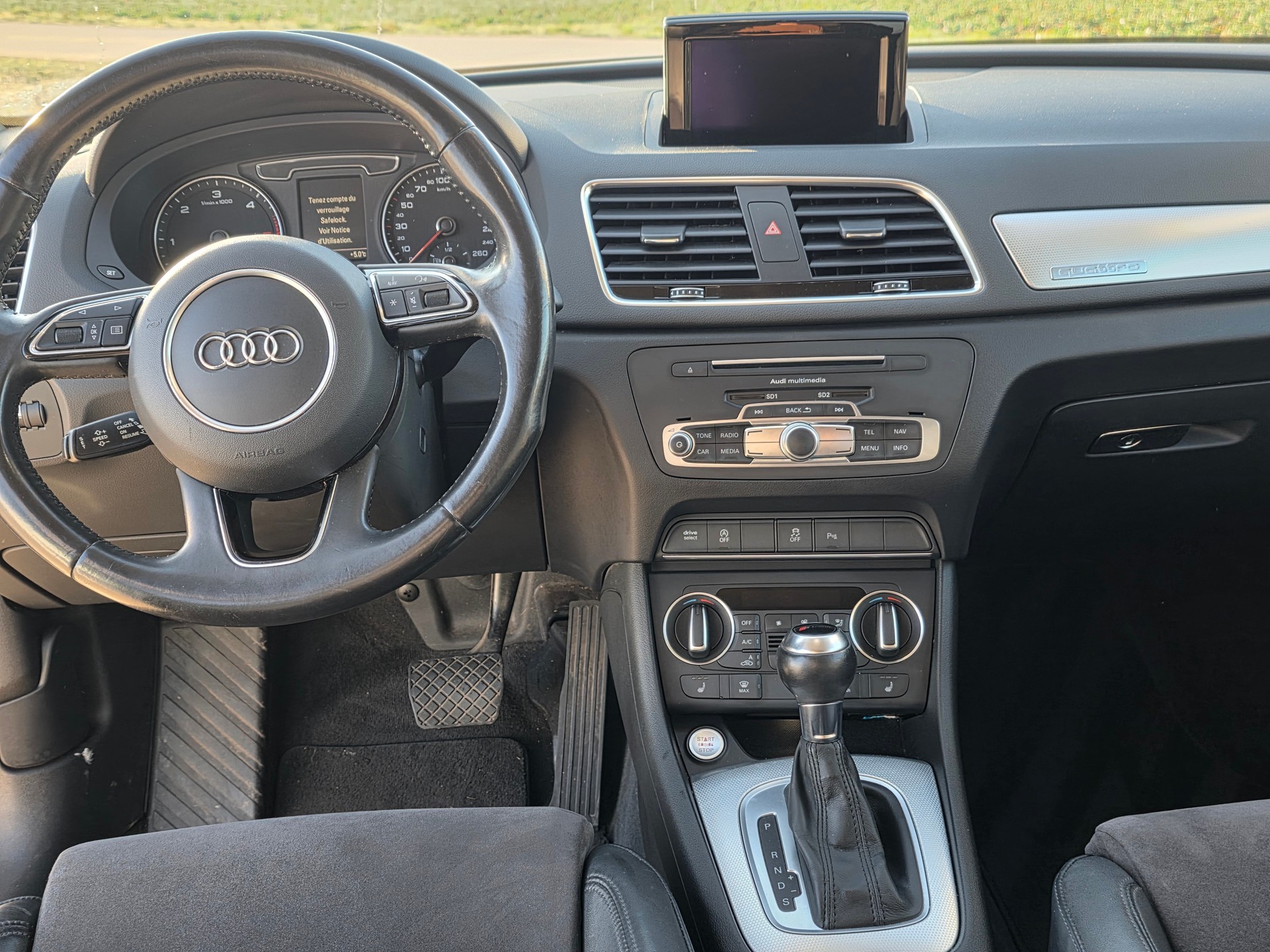 AUDI Q3 2.0 TDI quattro S-tronic-image-6