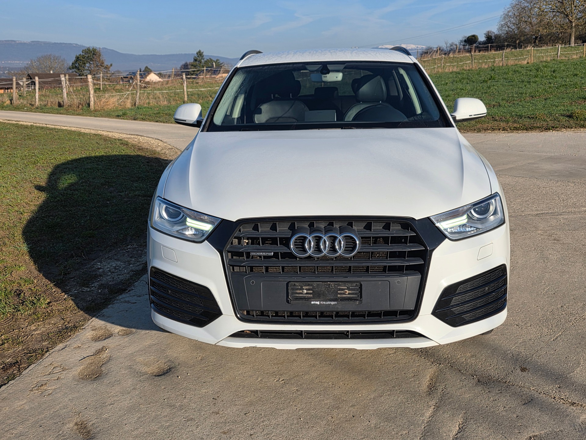 AUDI Q3 2.0 TDI quattro S-tronic-image-1