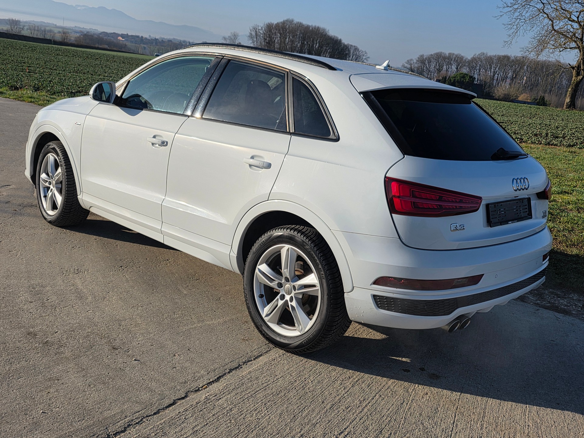AUDI Q3 2.0 TDI quattro S-tronic-image-5