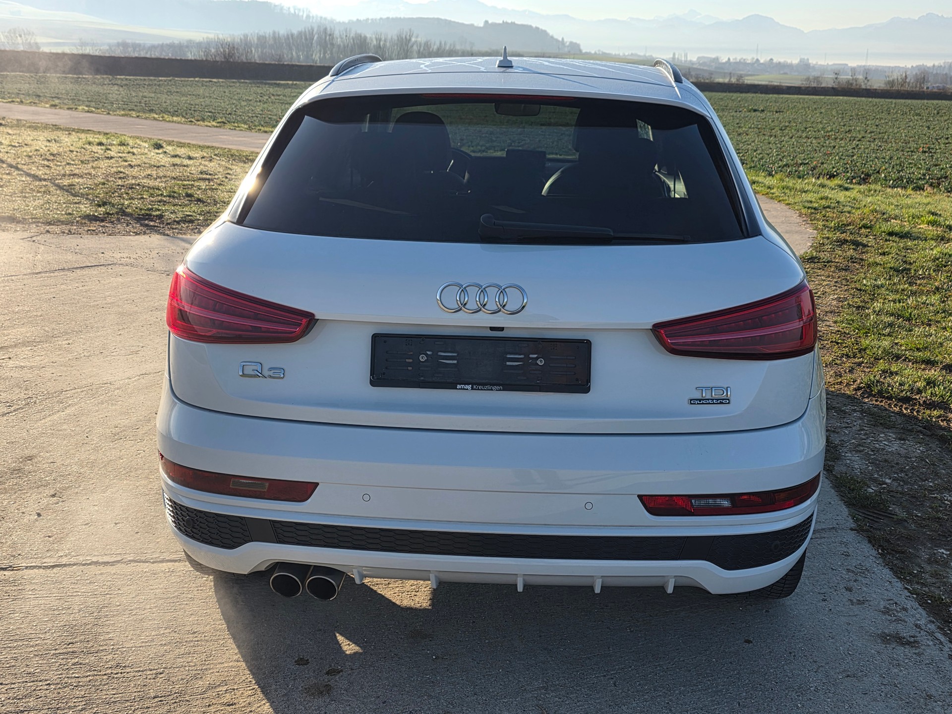 AUDI Q3 2.0 TDI quattro S-tronic-image-4