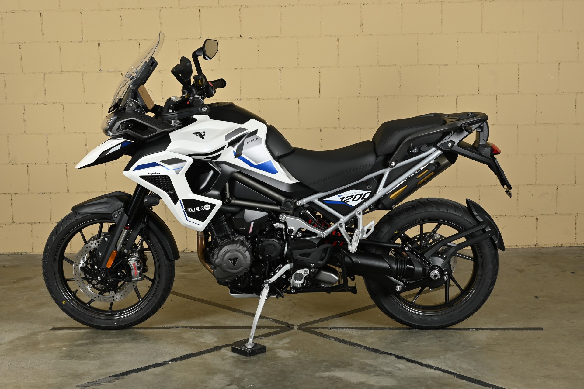 TRIUMPH Tiger 1200 Alpine Edition-image-3