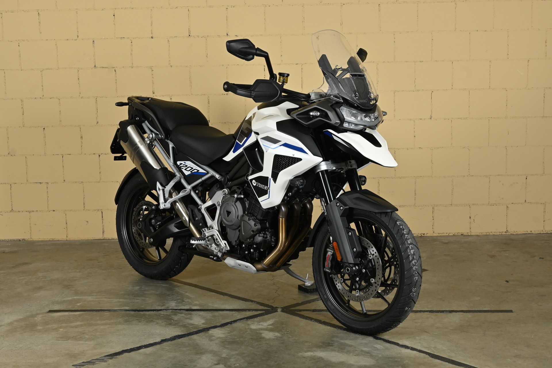 TRIUMPH Tiger 1200 Alpine Edition-image-1