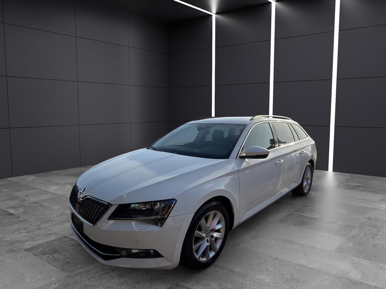 SKODA Superb Combi 2.0 TDi Style 4x4 DSG-image-4