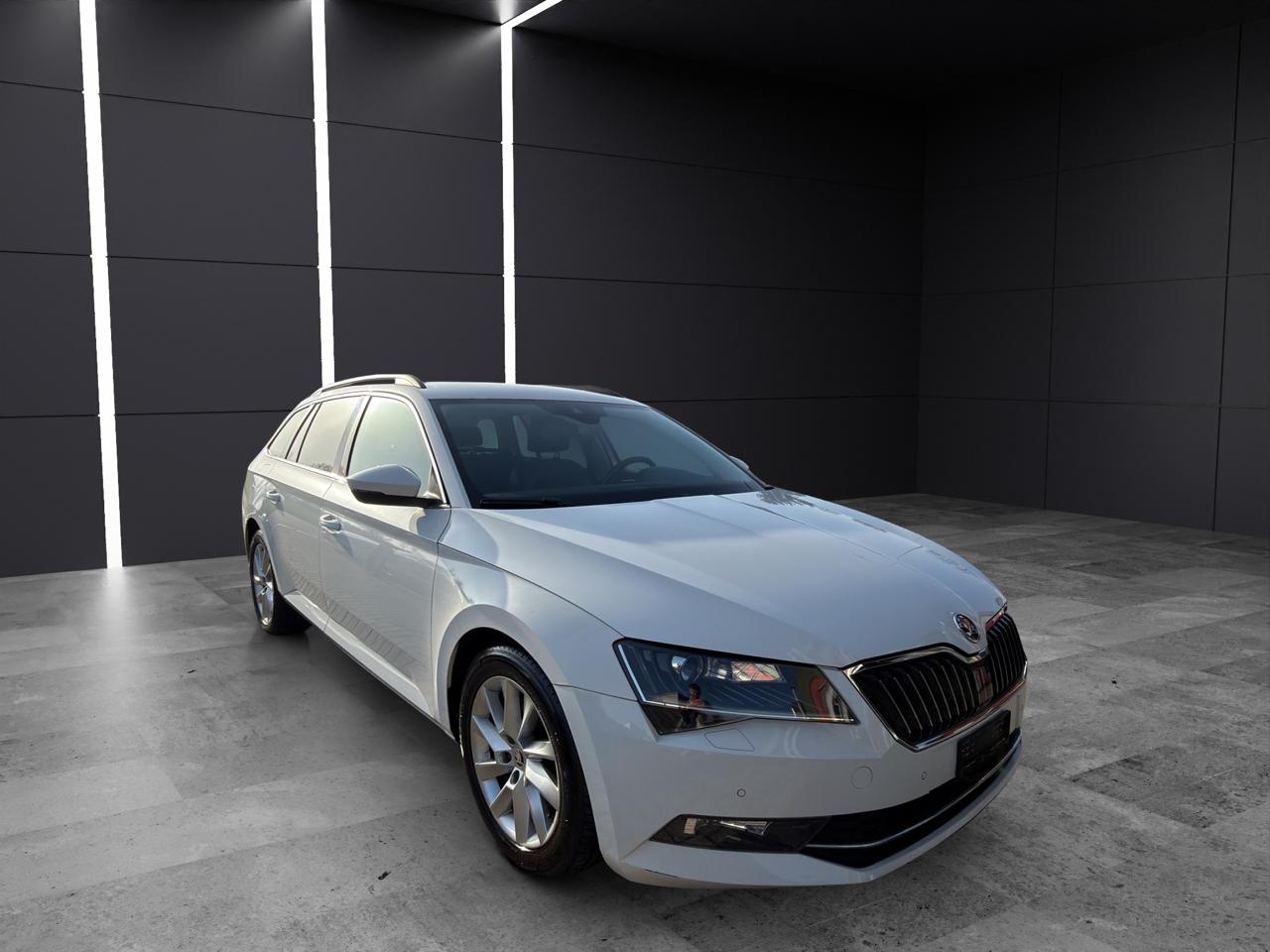 SKODA Superb Combi 2.0 TDi Style 4x4 DSG-image-3