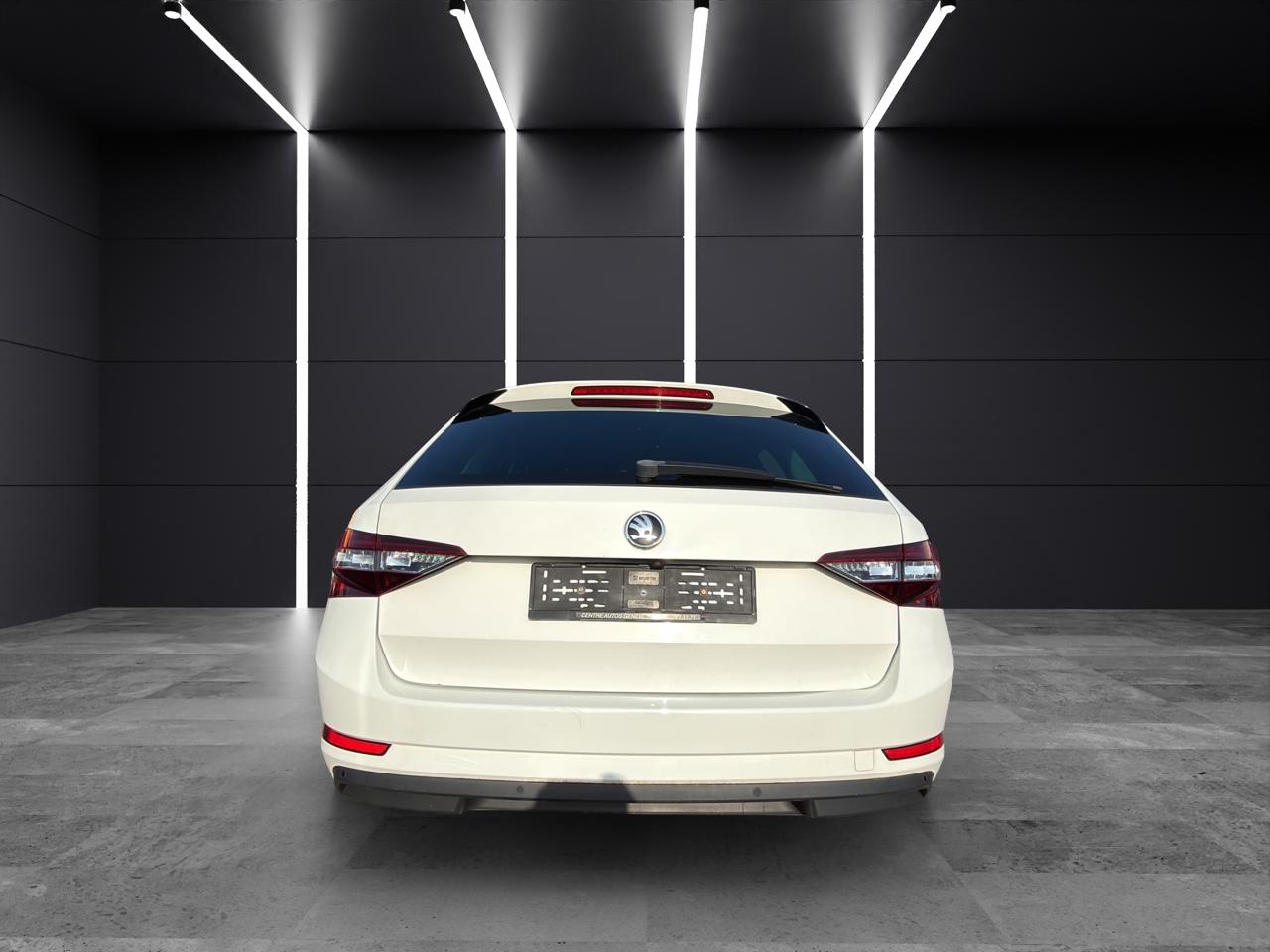 SKODA Superb Combi 2.0 TDi Style 4x4 DSG-image-6