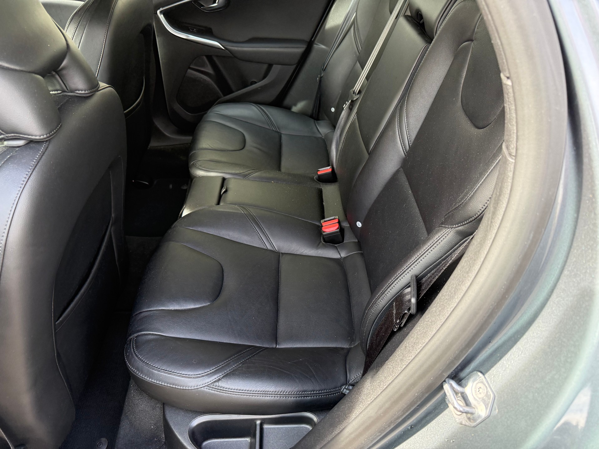 VOLVO V40 D3 Summum-image-6