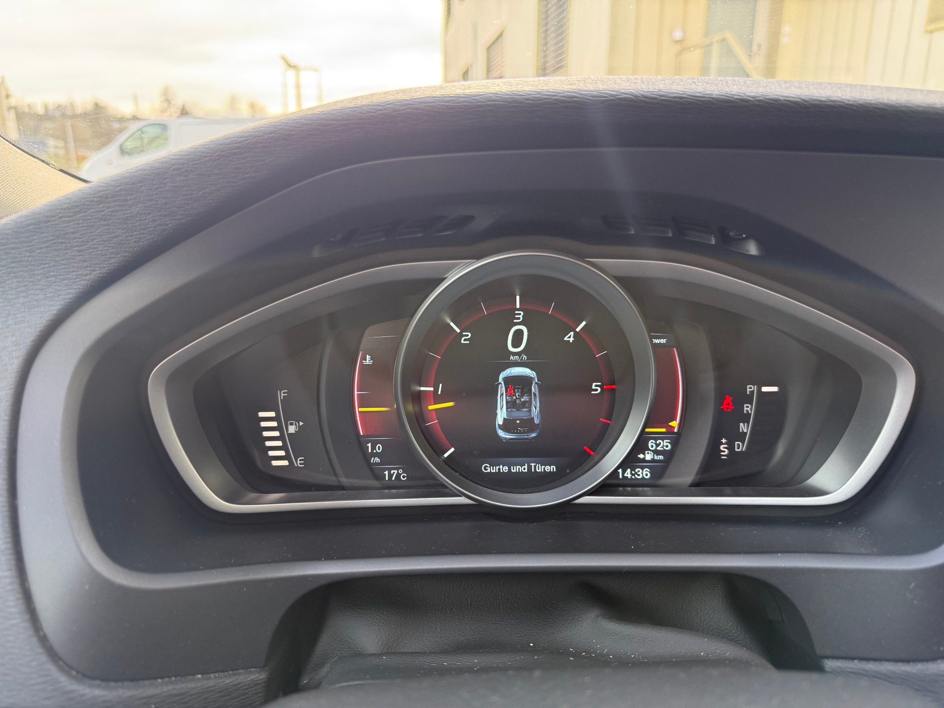 VOLVO V40 D3 Summum-image-11