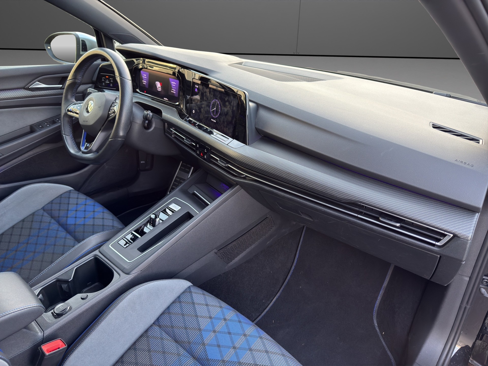 VW Golf R * Allrad mit 333PS *-image-12