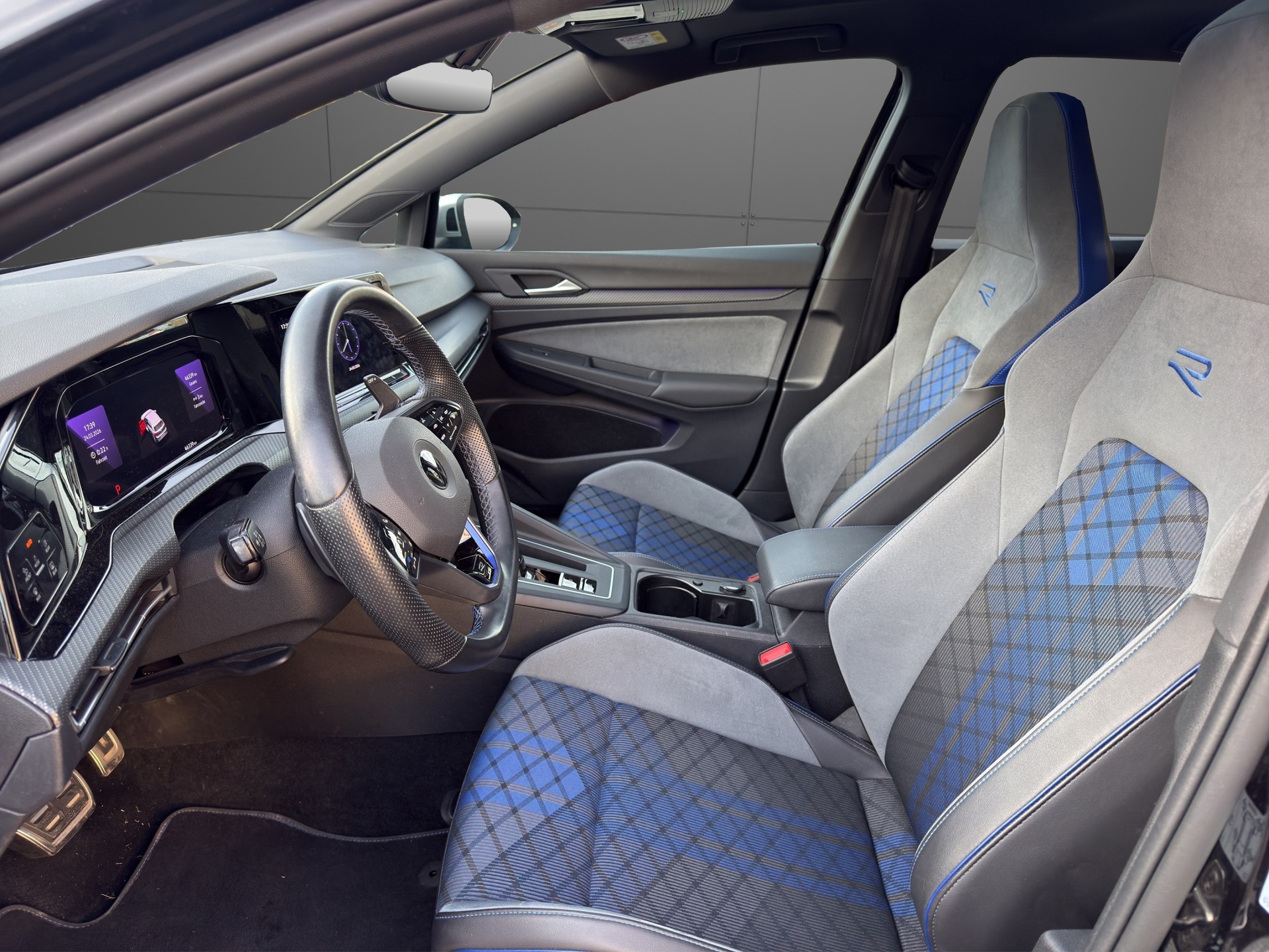 VW Golf R * Allrad mit 333PS *-image-8