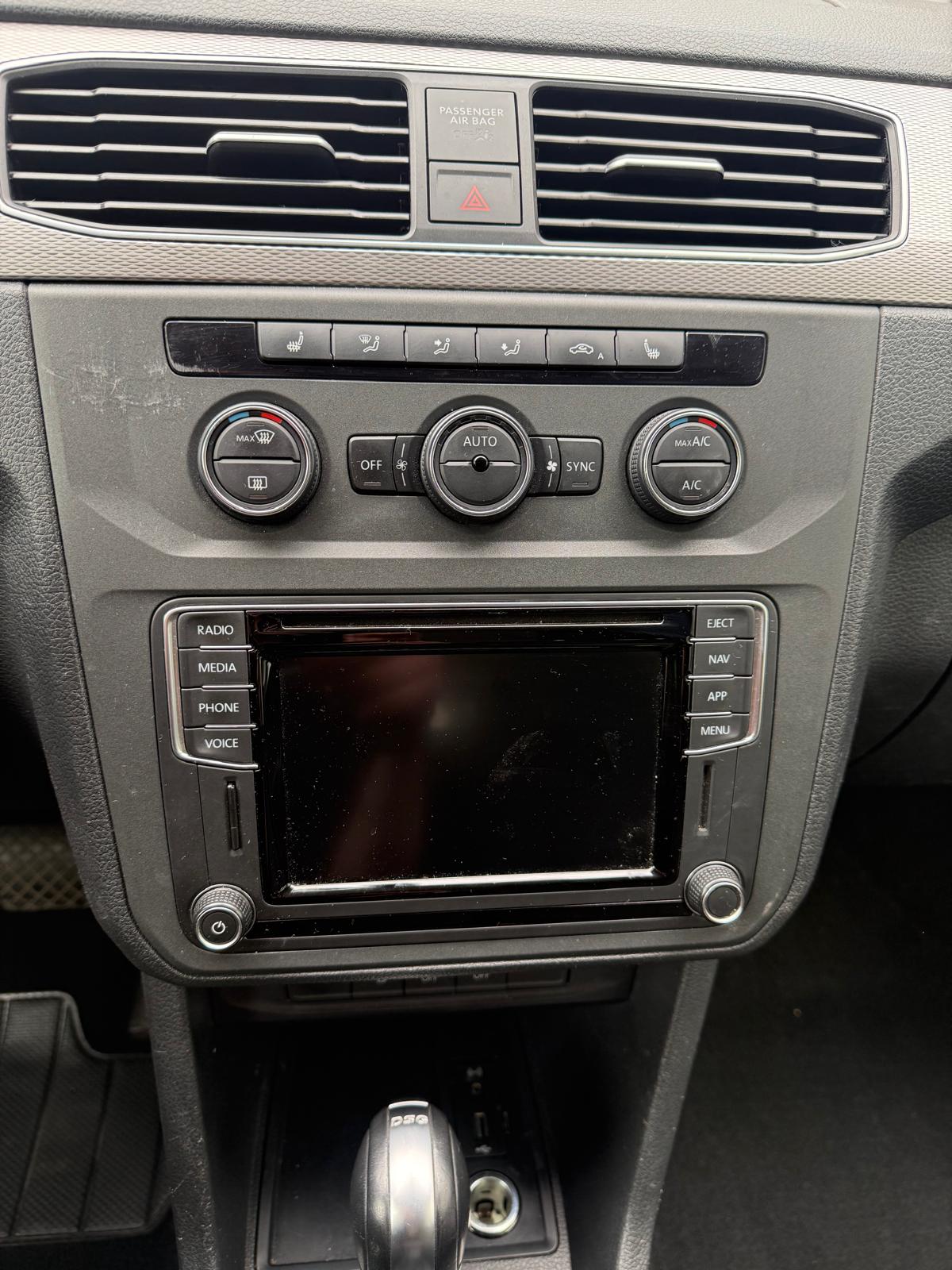 VW Caddy Maxi 2.0 TDI Comfortline 4Motion DSG-image-14