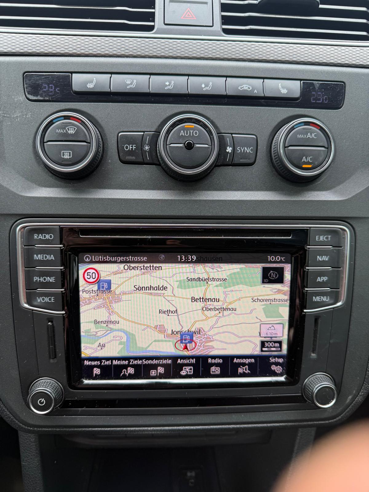 VW Caddy Maxi 2.0 TDI Comfortline 4Motion DSG-image-15