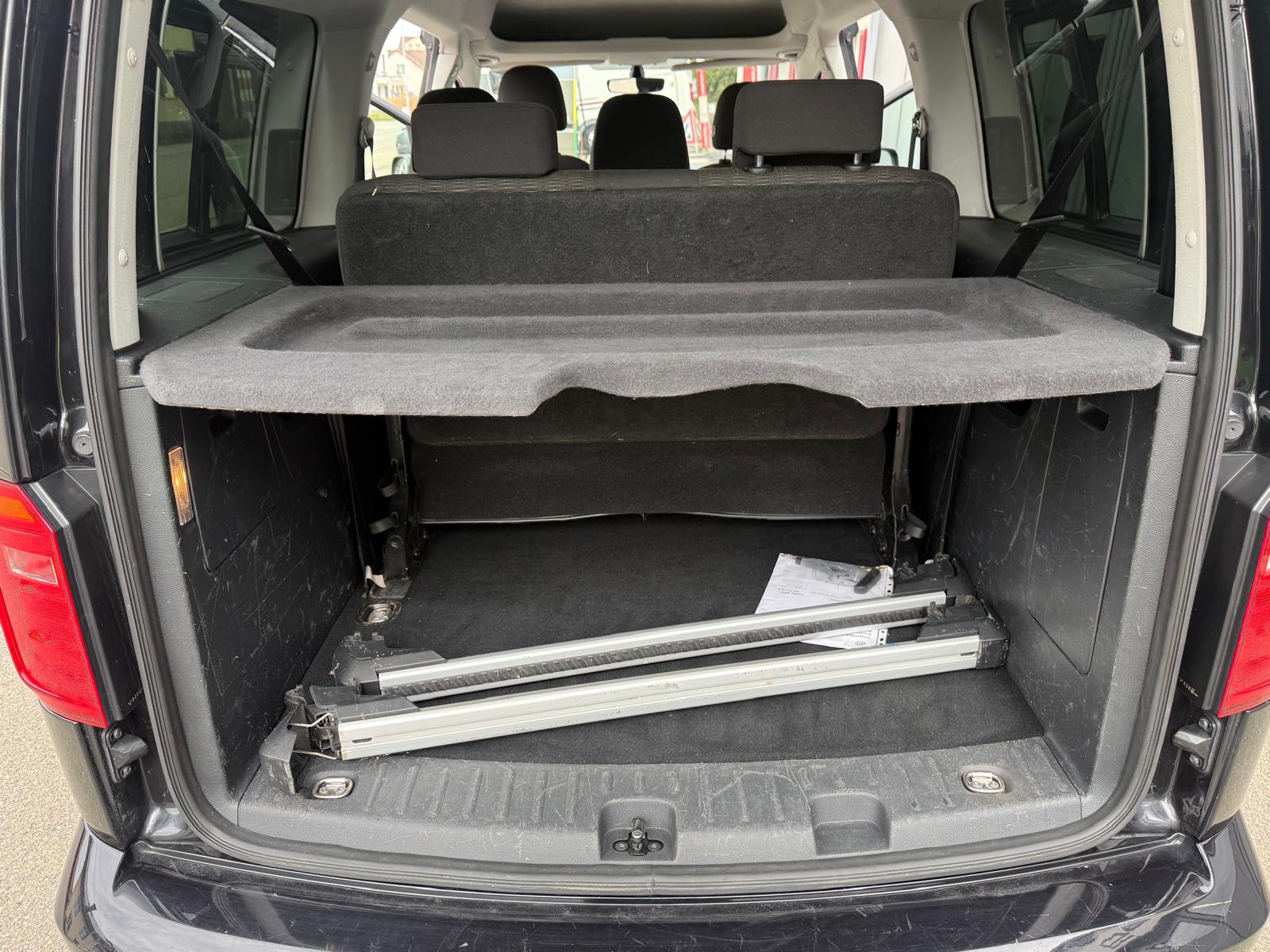 VW Caddy Maxi 2.0 TDI Comfortline 4Motion DSG-image-11