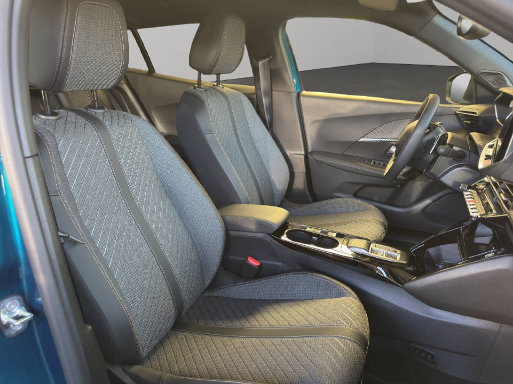 PEUGEOT 2008 1.2 Hybrid 145 Allure Premium-image-10