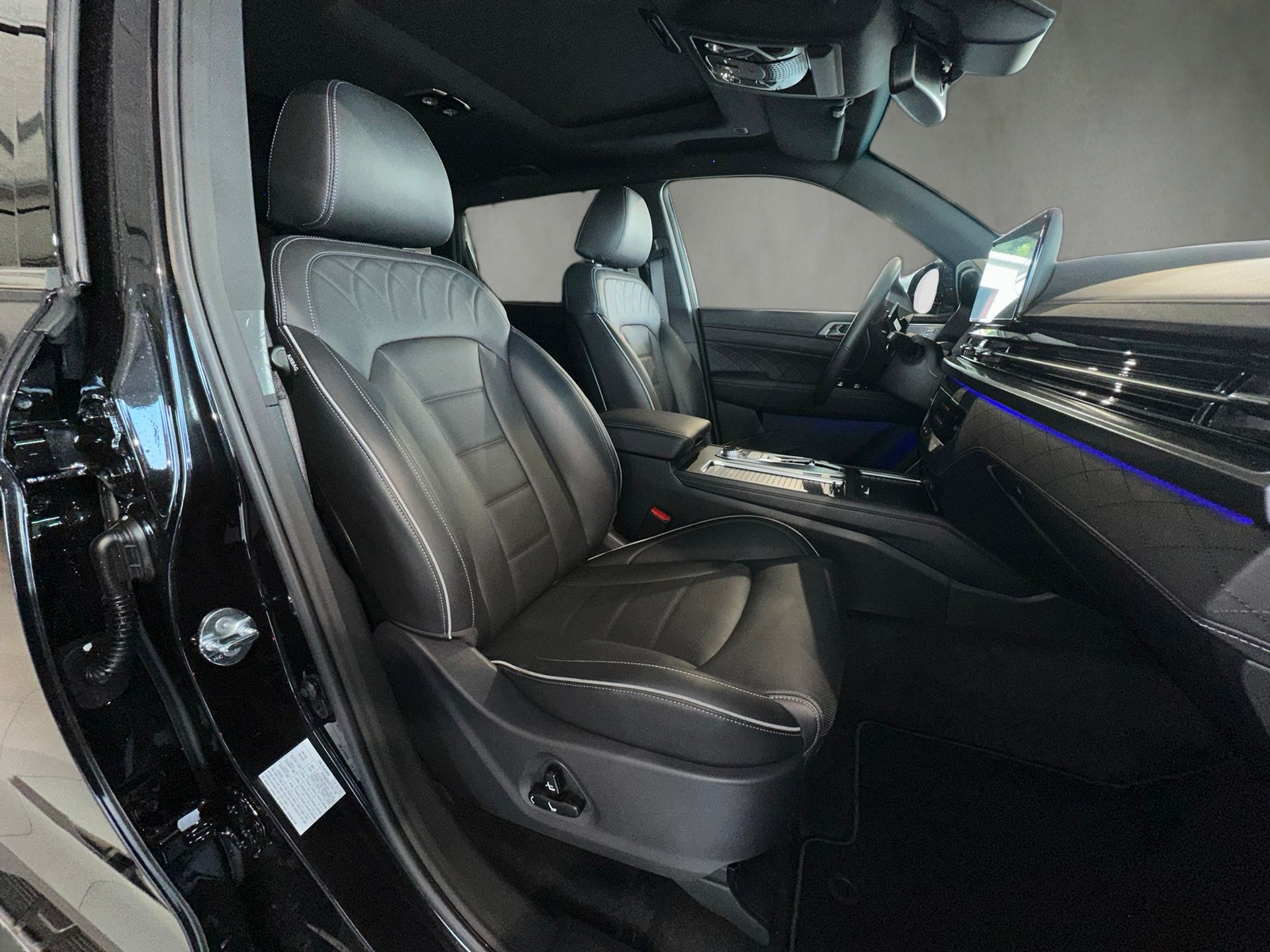 KGM-SsangYong Rexton 2.2 CRDi Blackline 4WD AT 3.5 T AHK-image-8
