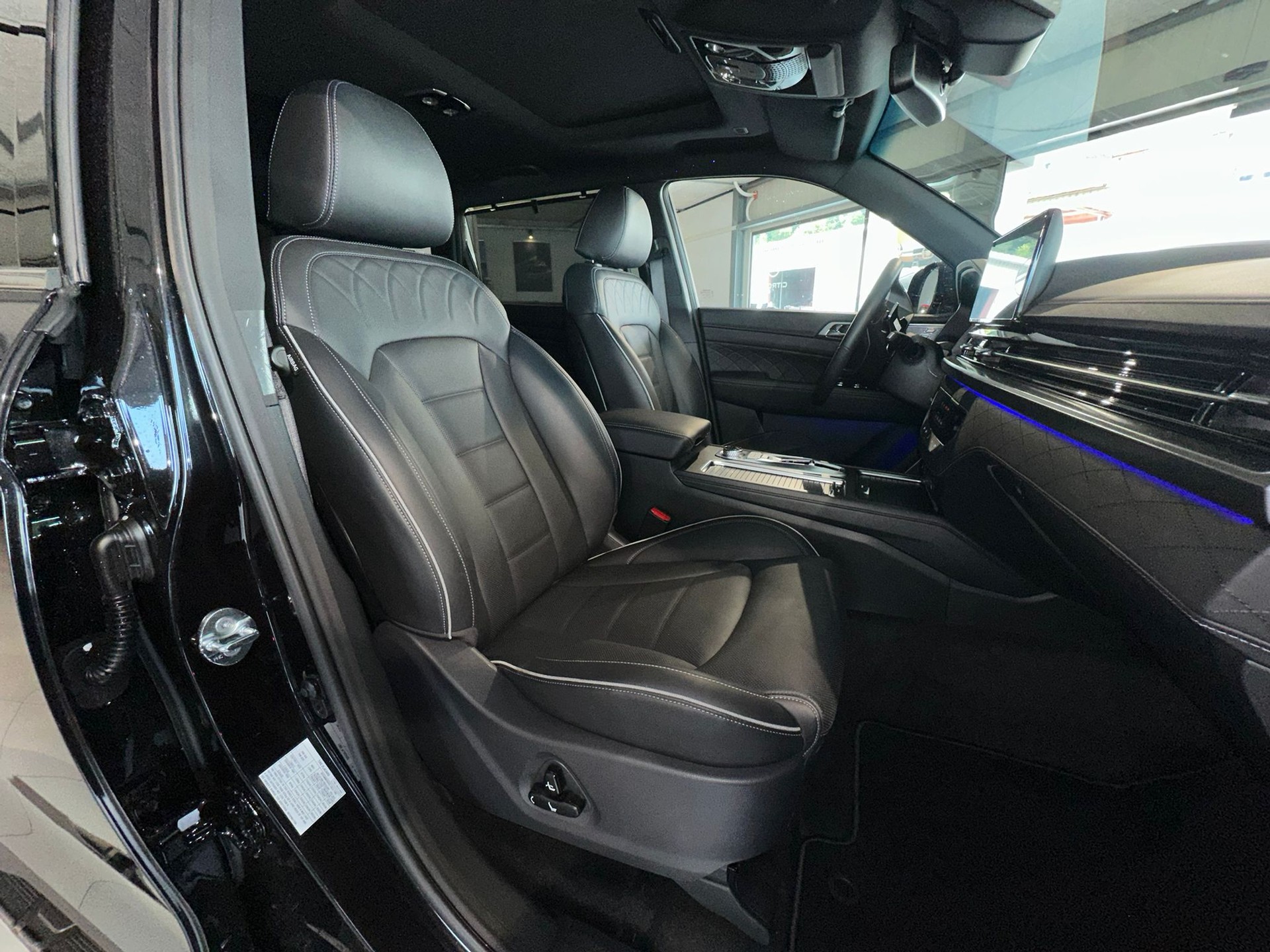 KGM-SsangYong Rexton 2.2 CRDi Blackline 4WD AT 3.5 T AHK-image-8