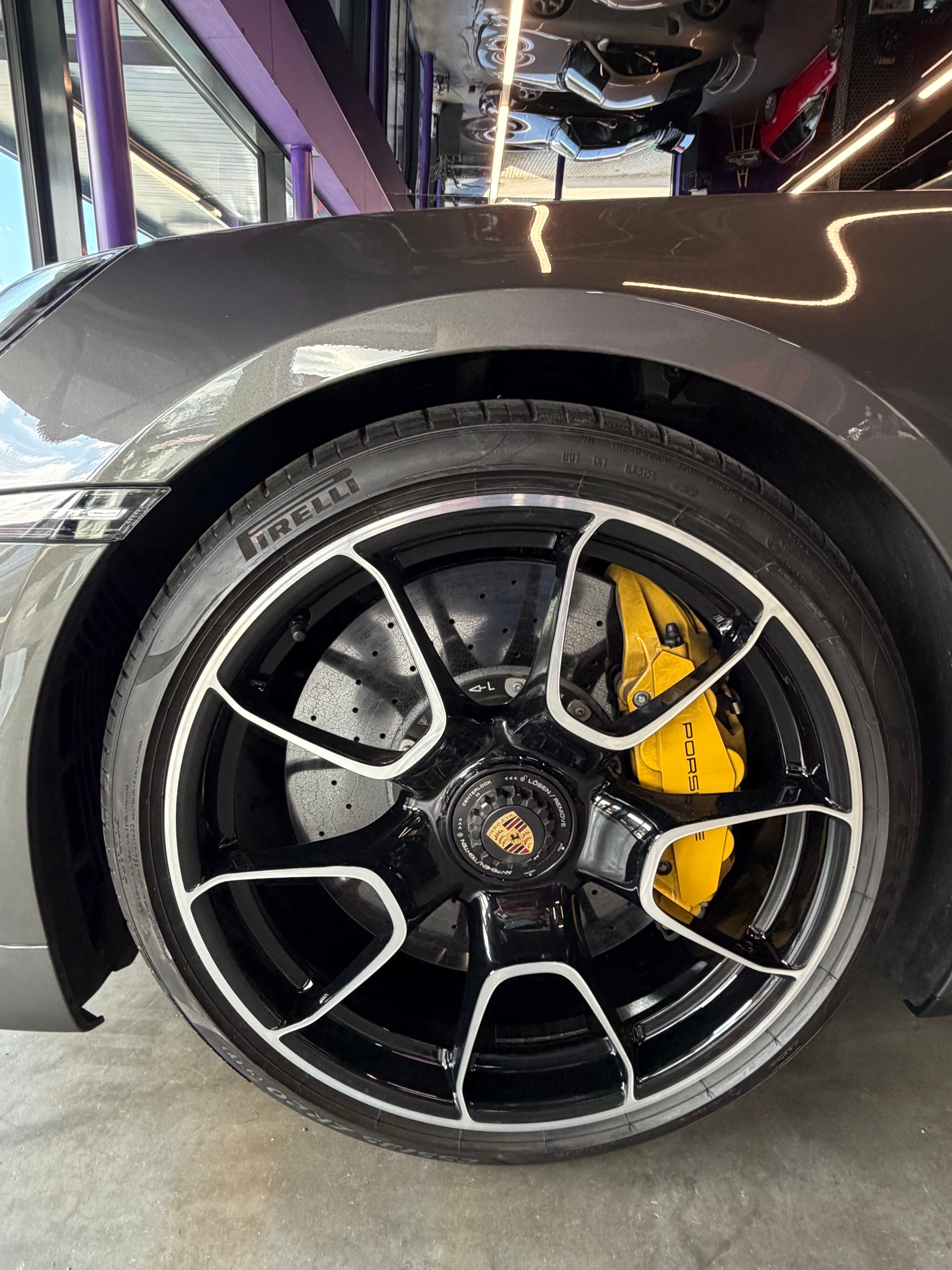 PORSCHE 911 Turbo S PDK-showroom-element-1