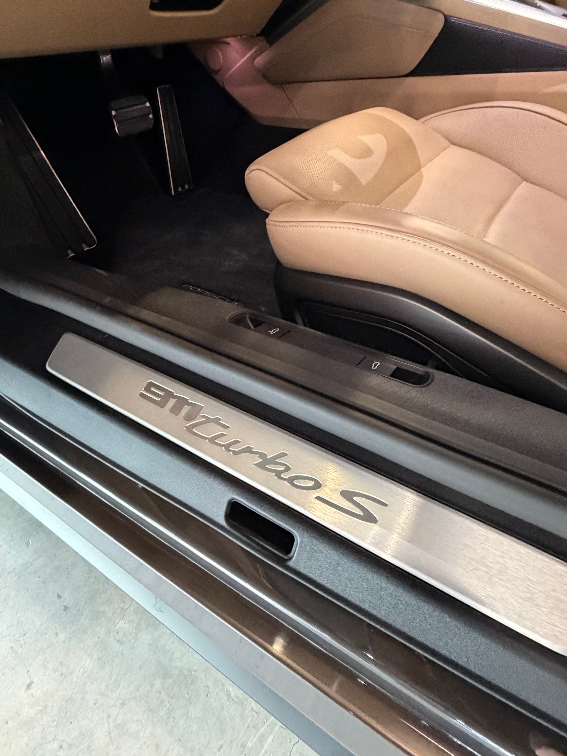 PORSCHE 911 Turbo S PDK-image-8