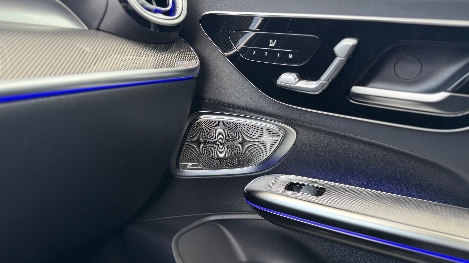 MERCEDES-BENZ CLE 53 Coupé AMG 4Matic+ 9G-Tronic *MANUFAKTUR spectral blue magno*-image-30