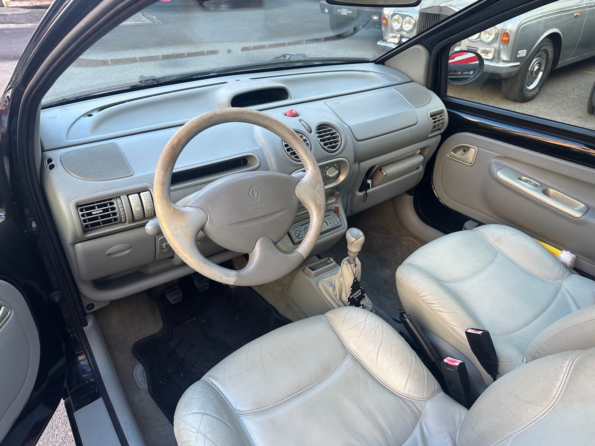 RENAULT Twingo 1.2 Initiale Advantage-image-7