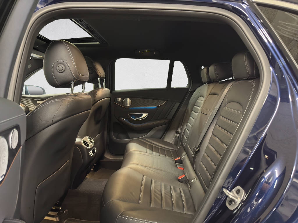 MERCEDES-BENZ EQC 400 AMG Line 4Matic-image-12