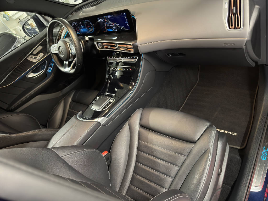MERCEDES-BENZ EQC 400 AMG Line 4Matic-image-10
