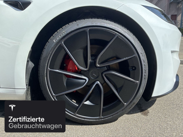TESLA Model 3 Performance-image-10
