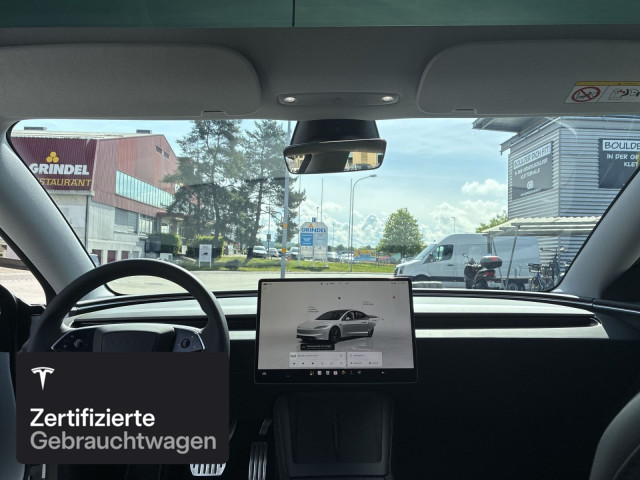 TESLA Model 3 Performance-image-14