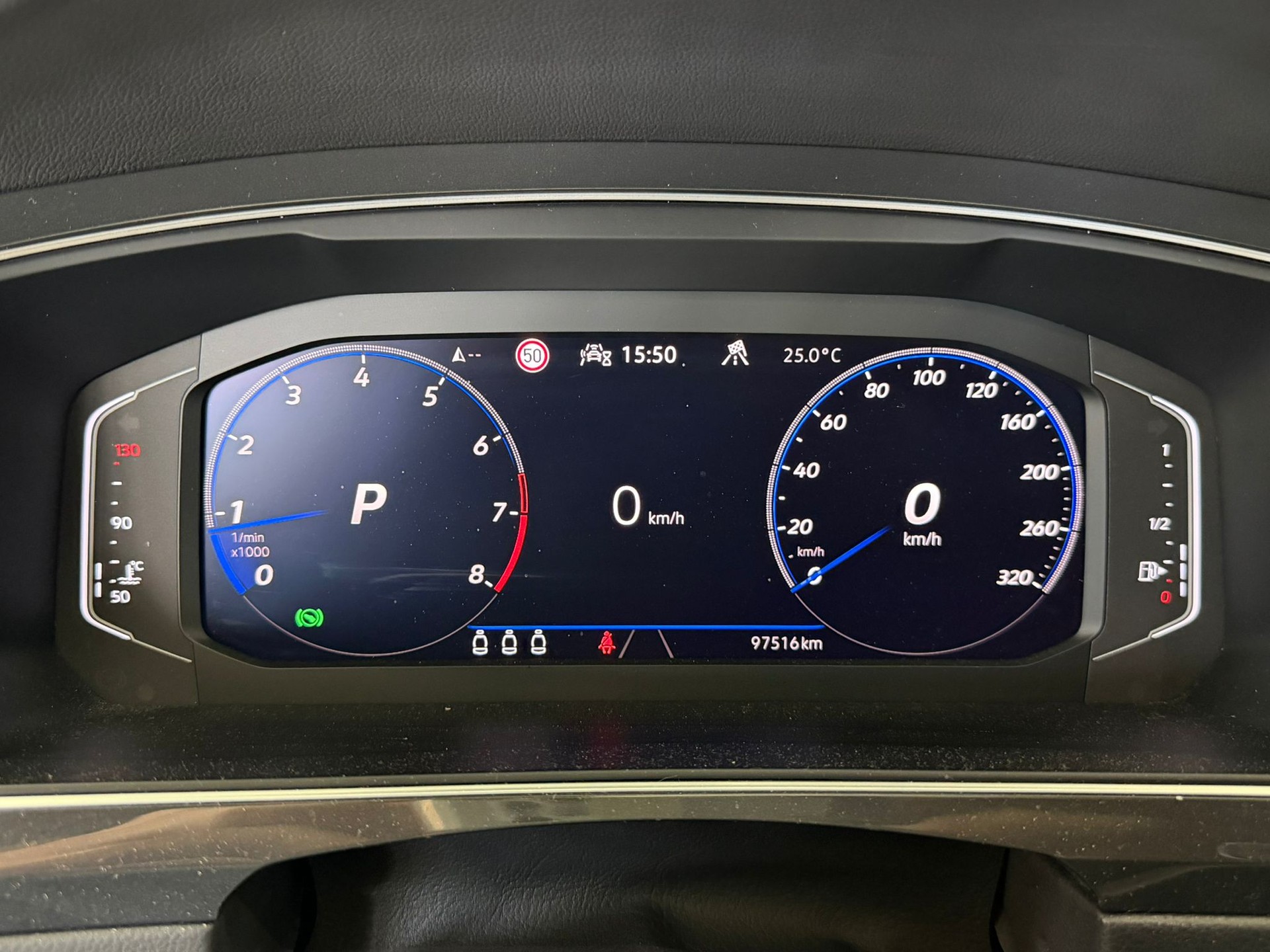 VW Tiguan 2.0TSI R 4Motion DSG-image-11