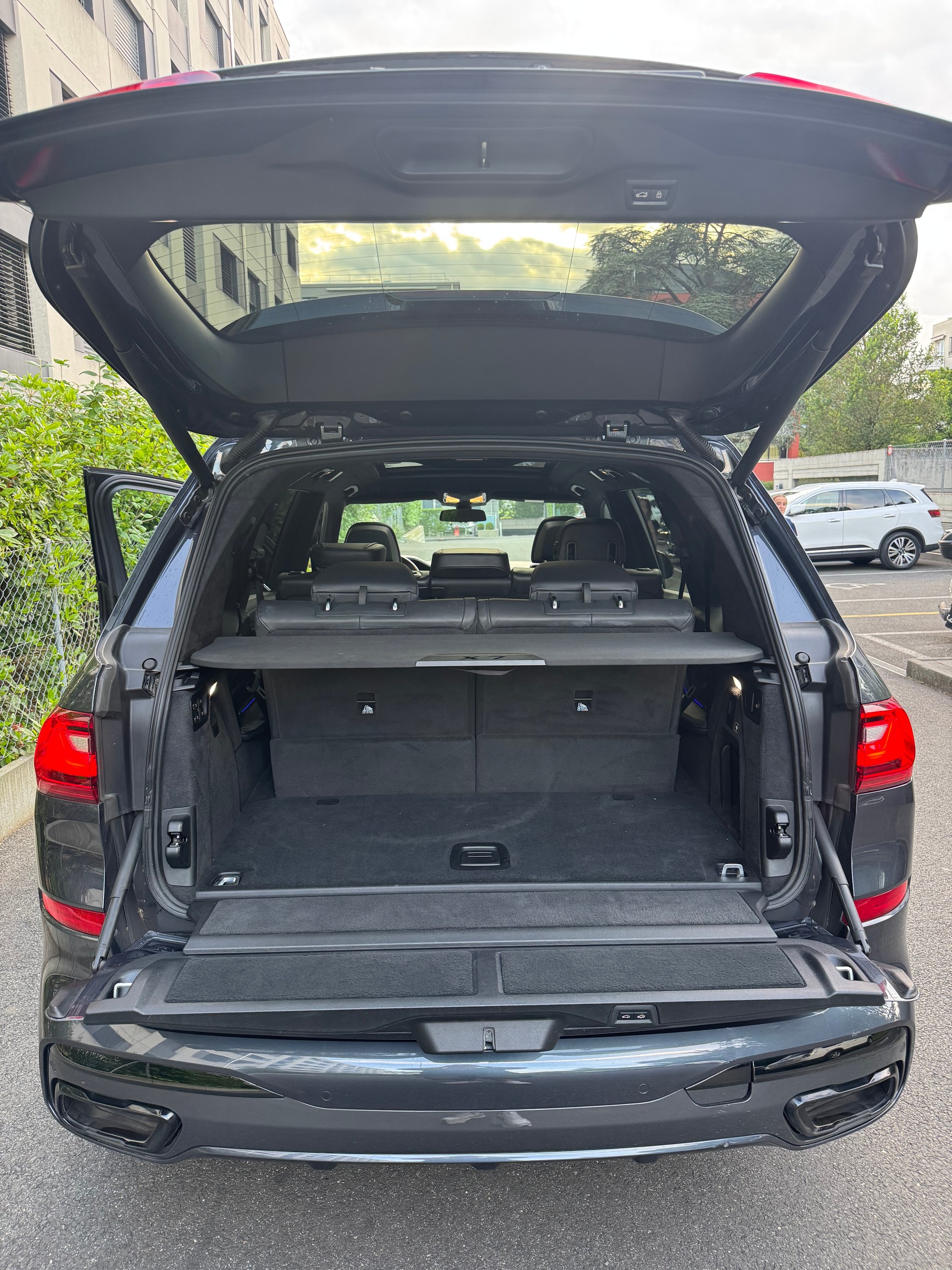 BMW X7 xDrive M50i Steptronic 7 PLACES-image-10