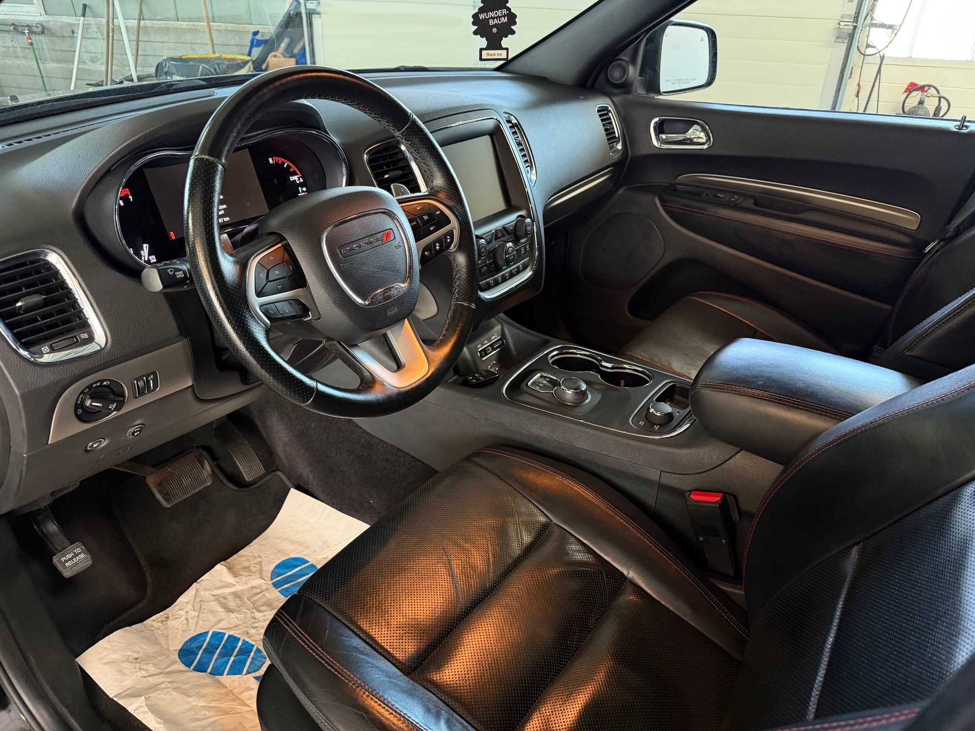 DODGE Durango R/T 5.7 AWD | Frisch MFK | Tiefergelegt | Schiebedach | 7-Plätzer-image-7