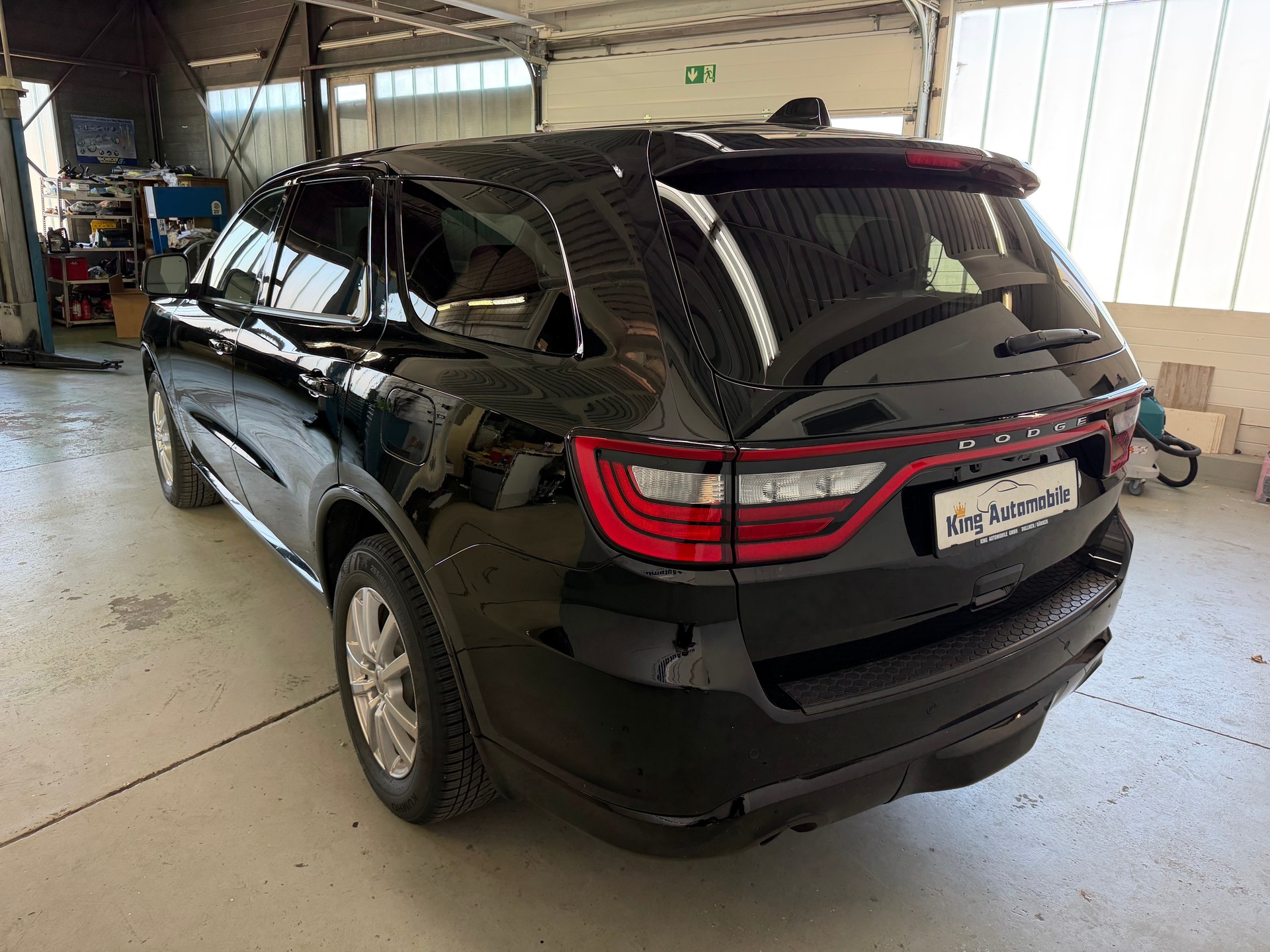 DODGE Durango R/T 5.7 AWD | Frisch MFK | Tiefergelegt | Schiebedach | 7-Plätzer-image-4