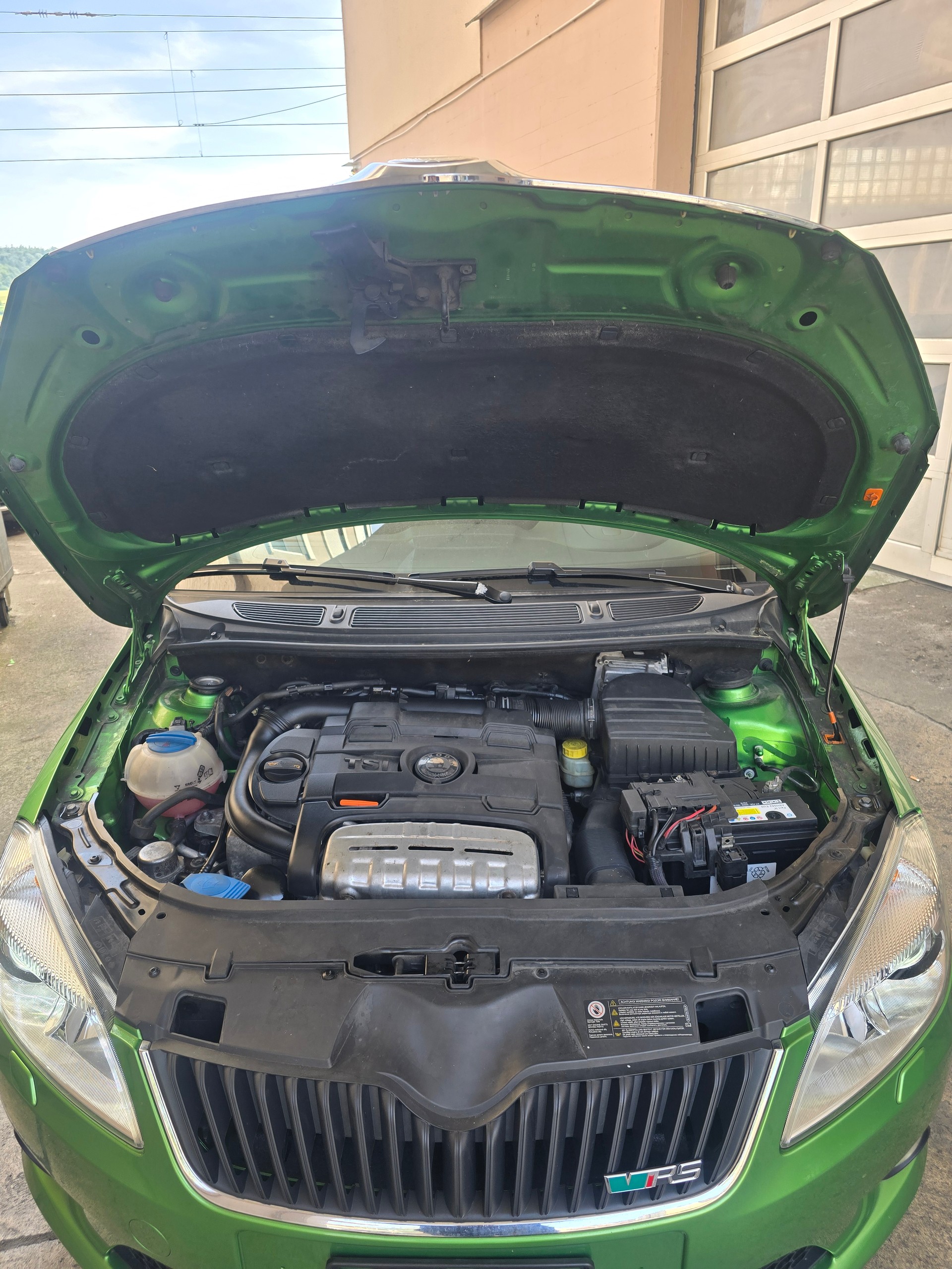 SKODA Fabia 1.4 TSI RS DSG-image-9