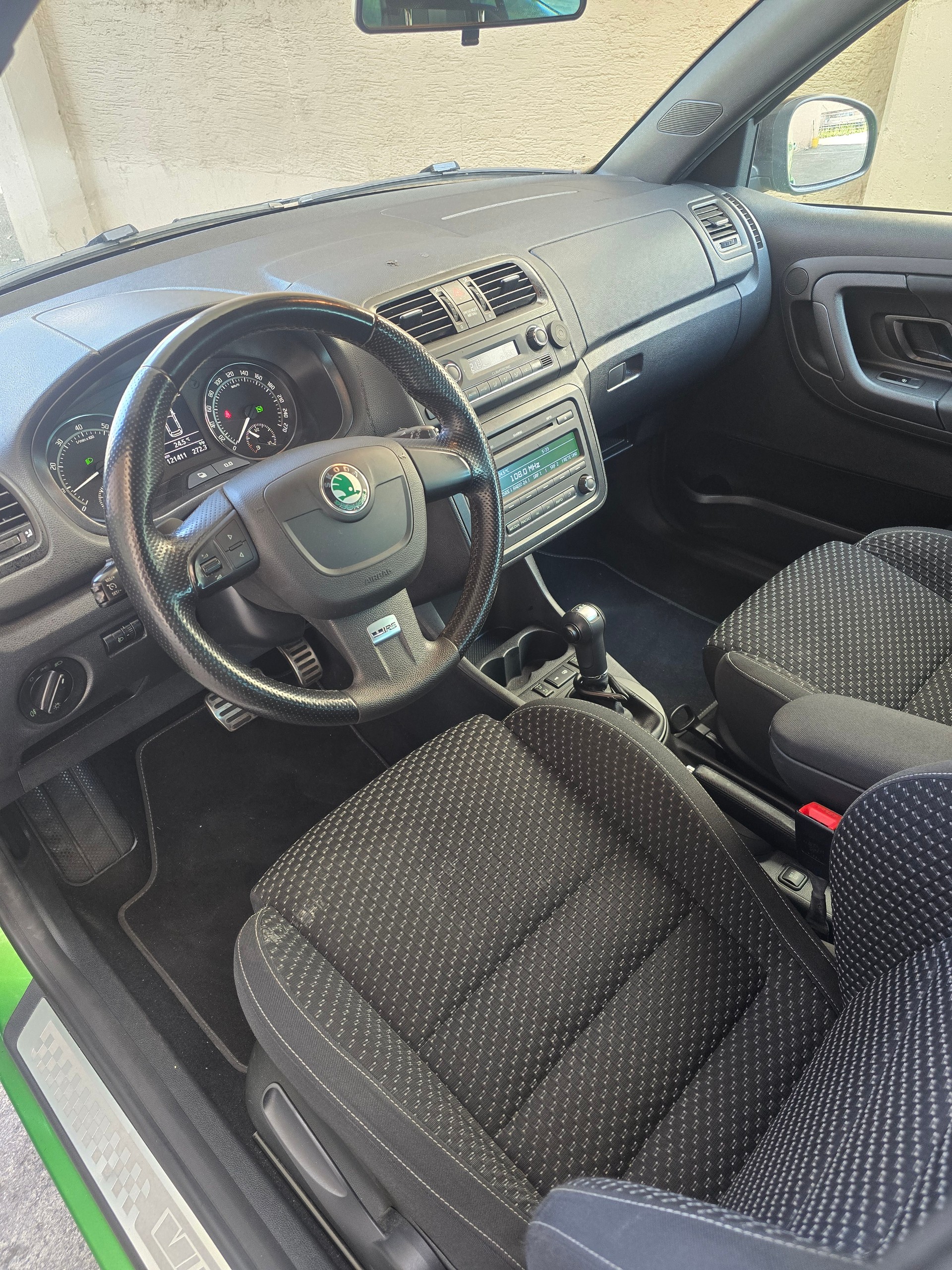 SKODA Fabia 1.4 TSI RS DSG-image-10