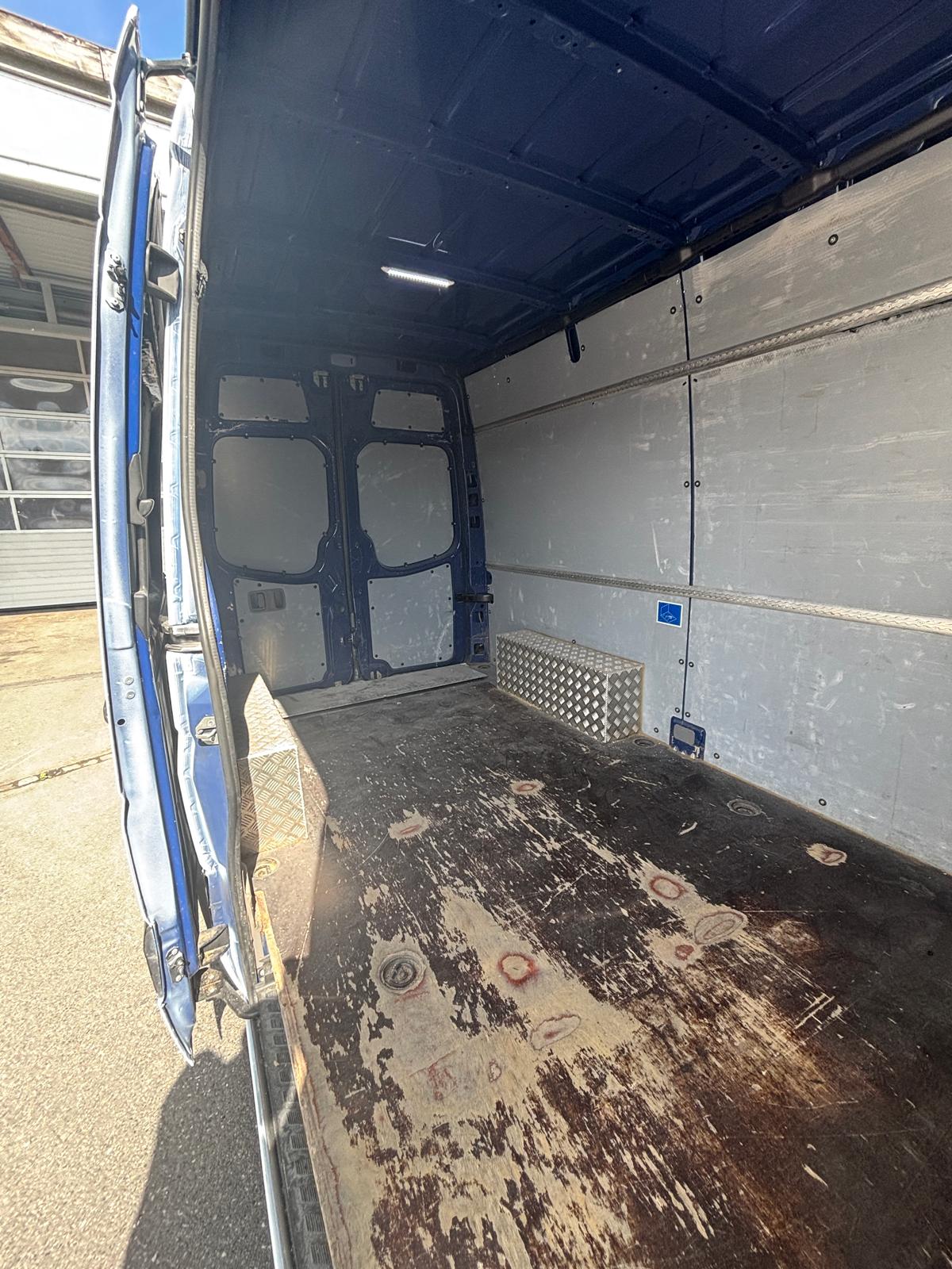 MERCEDES-BENZ Sprinter 313 CDI Standard 7G-Tronic-image-4