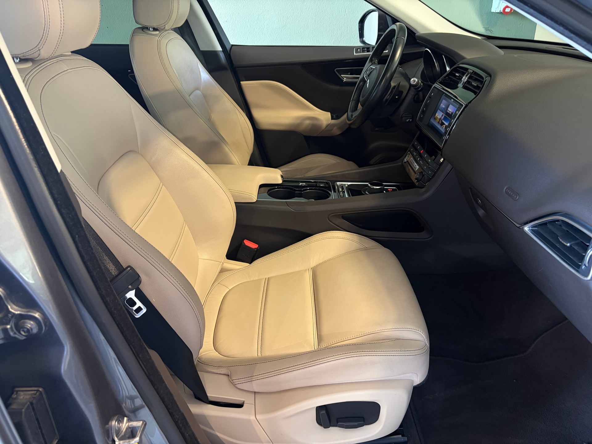 JAGUAR F-Pace 3.0 TD Prestige AWD Automatik * CH-Fahrzeug *-image-17