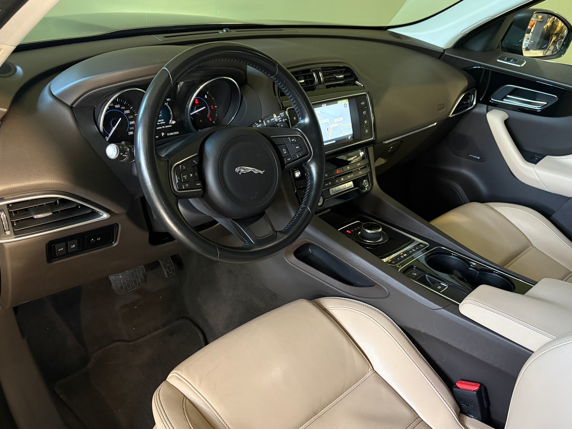 JAGUAR F-Pace 3.0 TD Prestige AWD Automatik * CH-Fahrzeug *-image-7