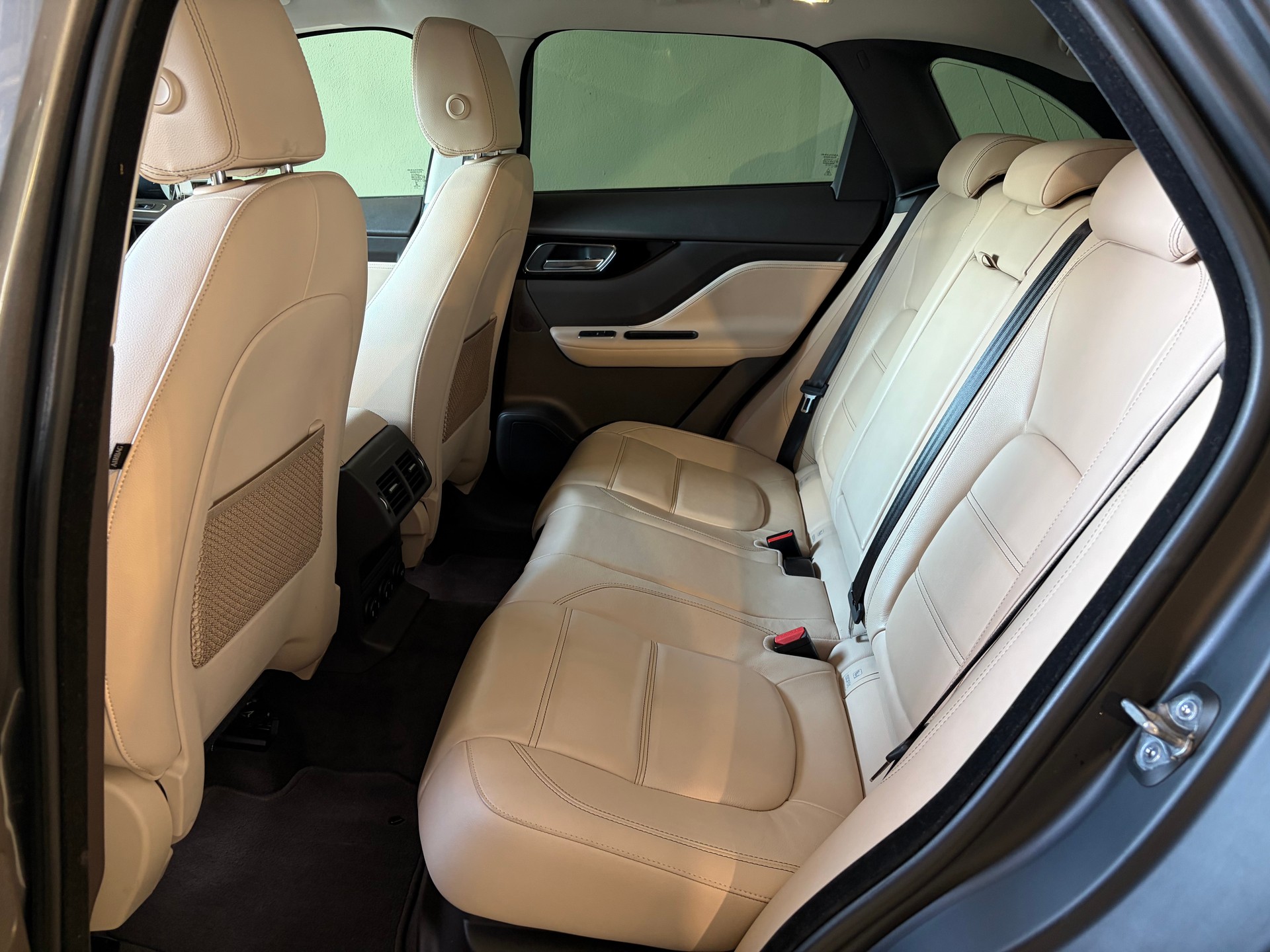 JAGUAR F-Pace 3.0 TD Prestige AWD Automatik * CH-Fahrzeug *-image-18